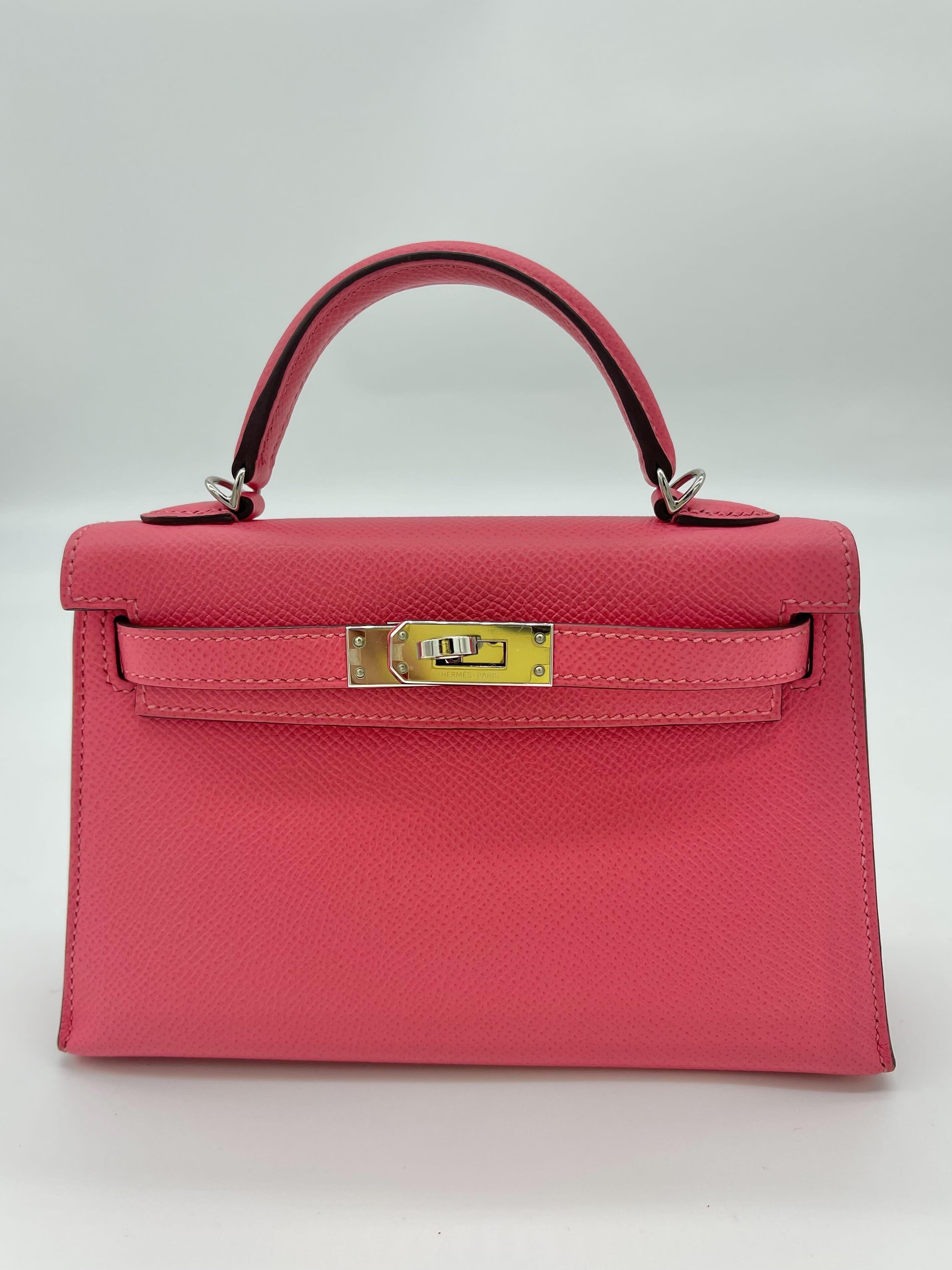 Hermes Mini Kelly II Sellier Rose Azalee Epsom Leather Palladium Hardware

Condition: Pre-owned
Material: Epsom Leather
Measurements: 20 cm x 12 cm x 6 cm
Hardware: Palladium

*Comes with box, original receipt, dust bag and rain cover.
*Has light