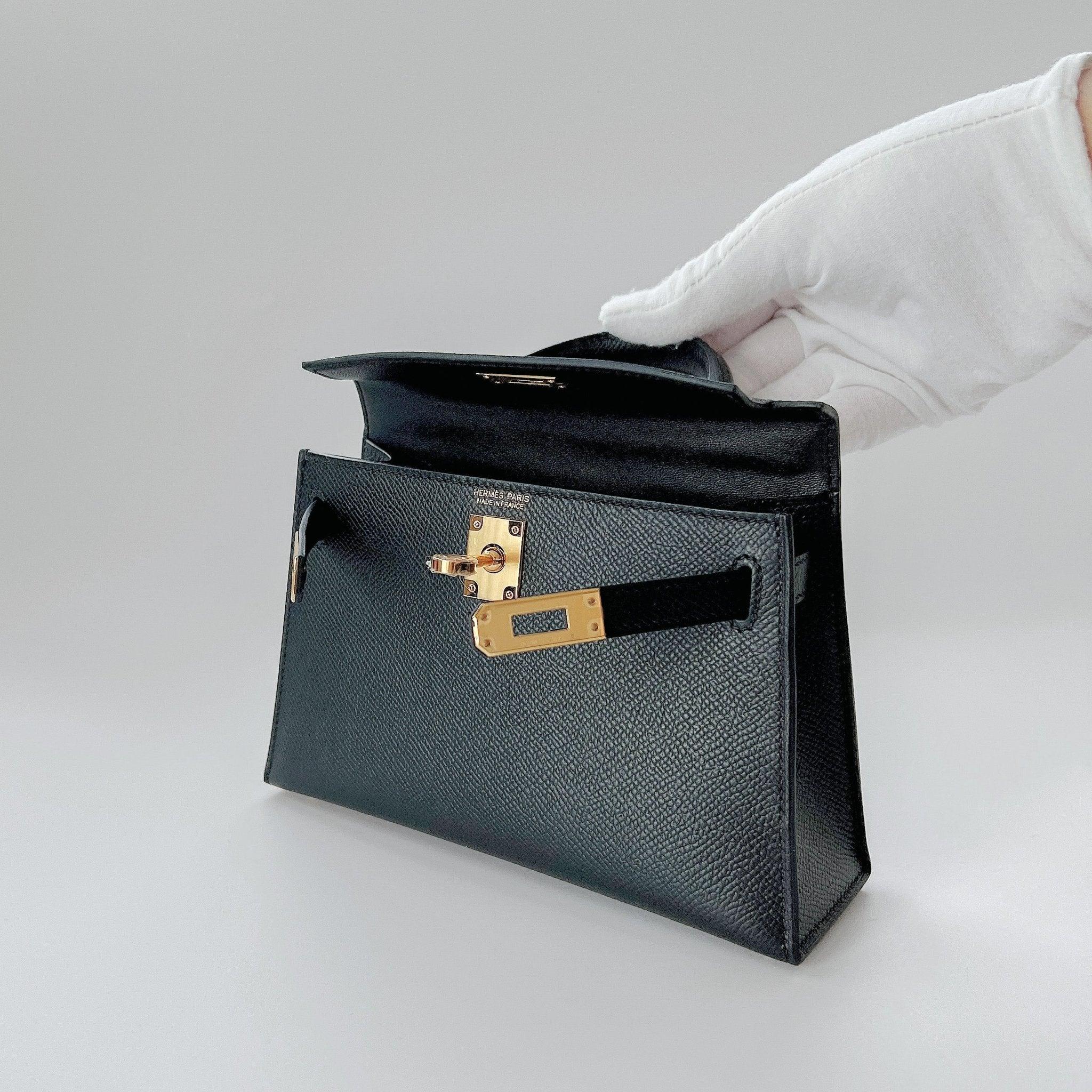 Hermes Mini Kelly II Sellier In Black Epsom Leather With Gold Hardware In New Condition In London, GB