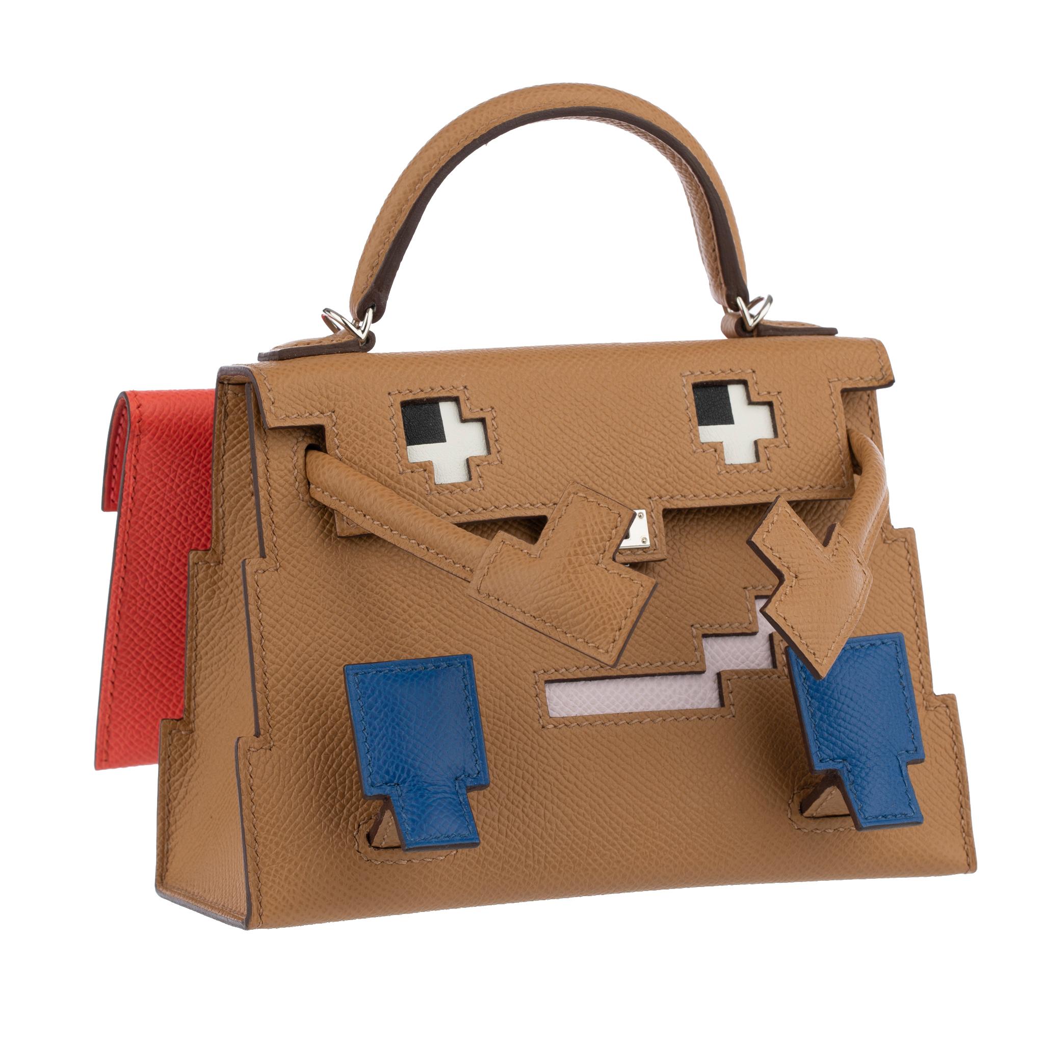 Brand: Hermes

Product: Mini Kelly Picto Doll

Size:
CM: L 16 cm x H 13 cm x D 7 cm
INCH: L 6.5