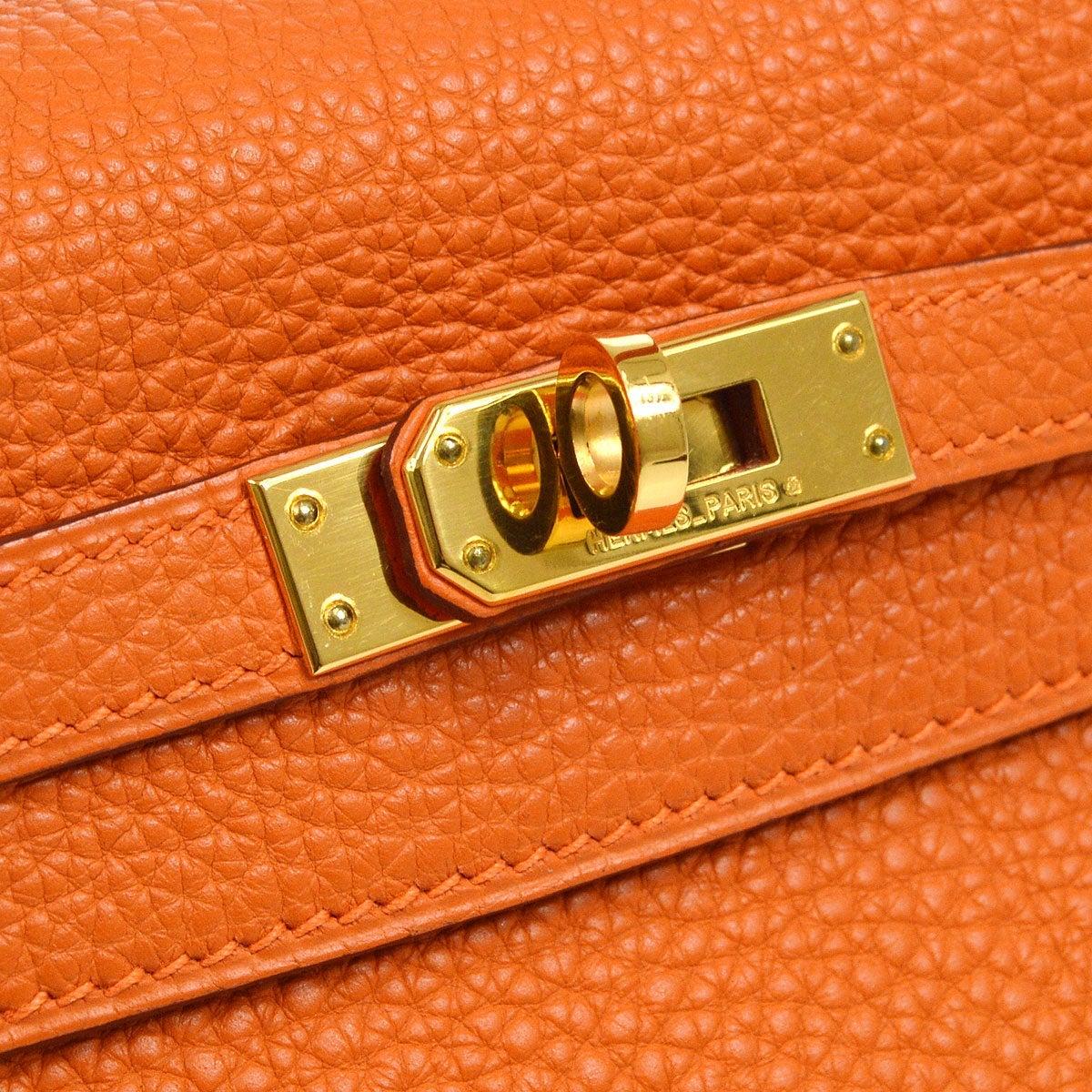 Pre-Owned Vintage By Zustand
Aus der Collection'S 2004
Togo-Leder
Goldfarbene Hardware
Lederfutter
Maße: 8
