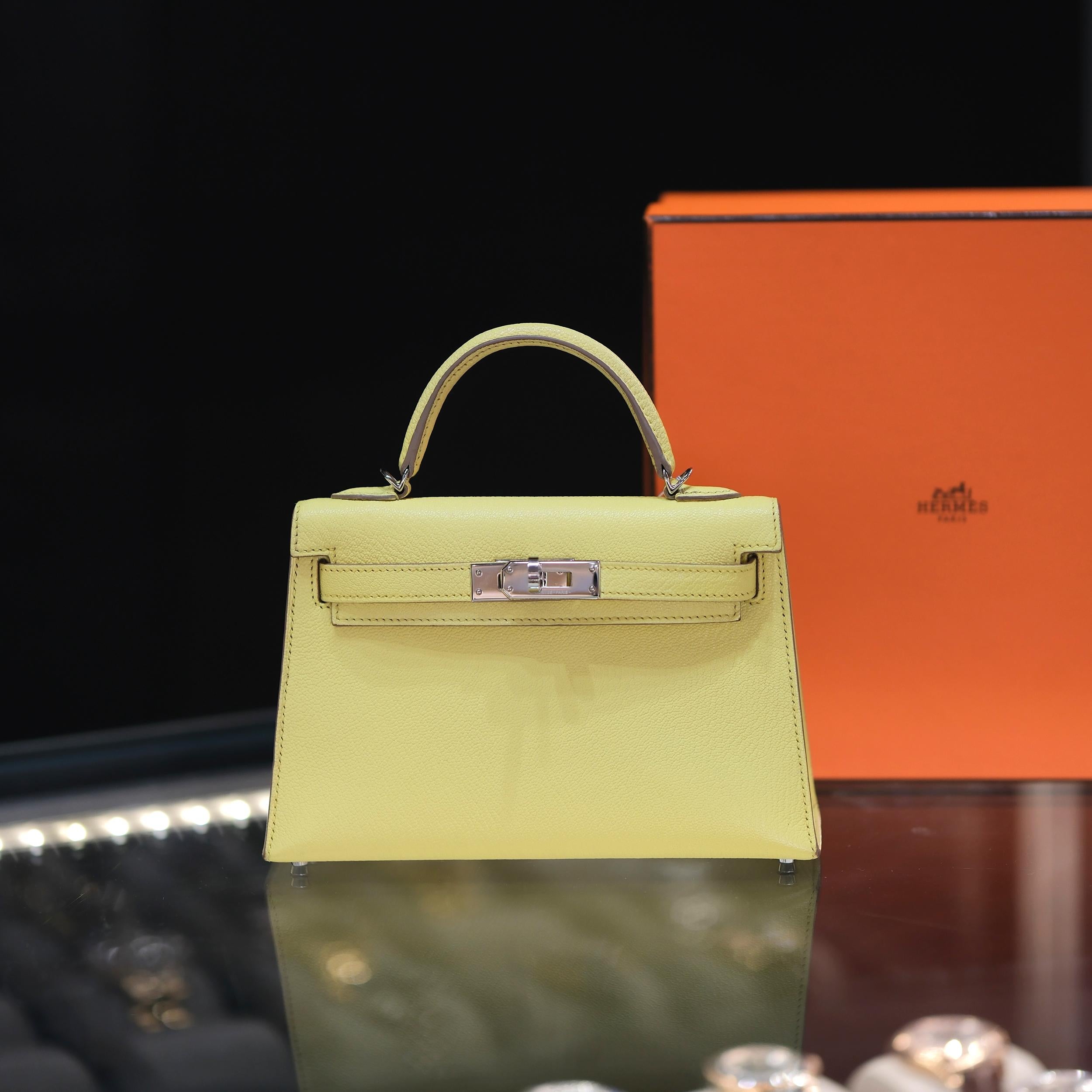 Hermes Mini Kelly Sellier 20 Limoncello Chevre Palladium Hardware 2023 en vente 2