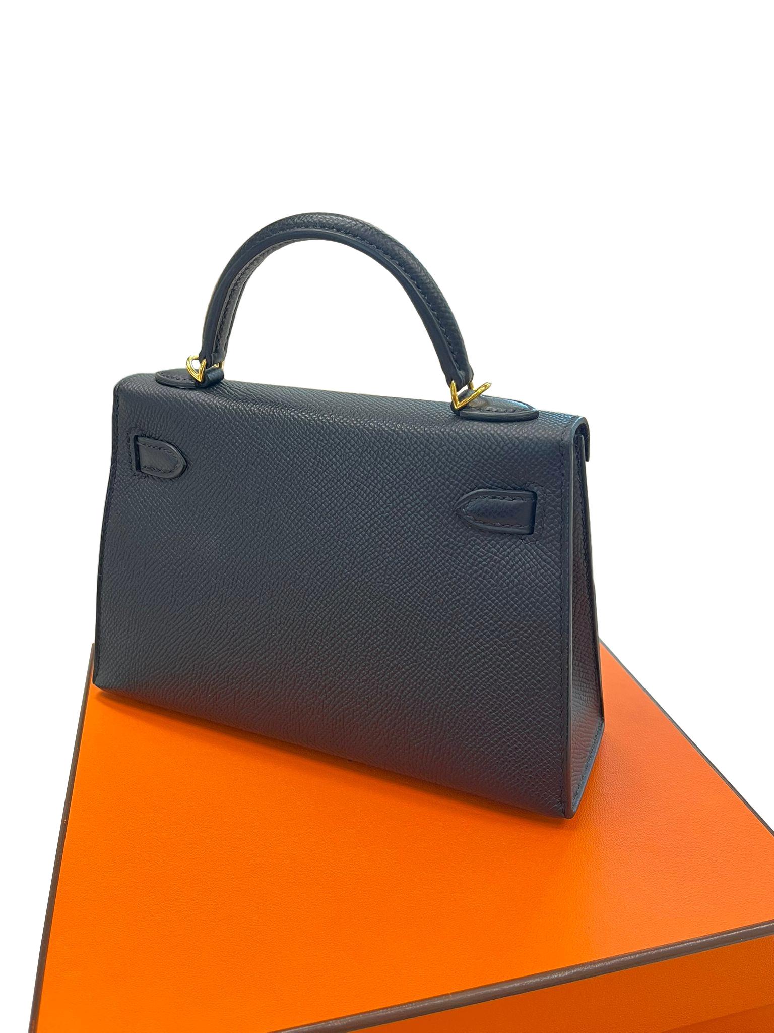Hermès Mini Kelly Sellier 20 Noir Epsom Leder Gold Hardware Handtasche im Angebot 11