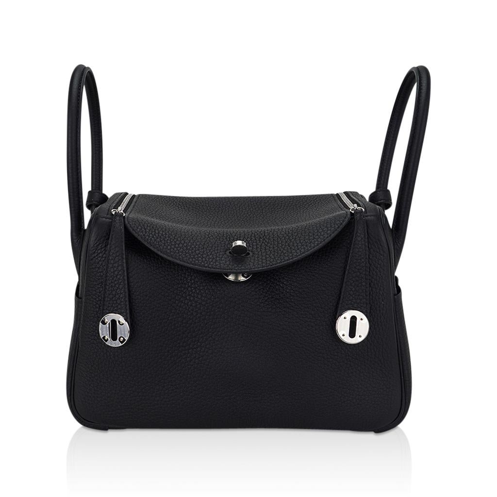 Noir Hermes Lindy 26 Sac en cuir Clemence noir Quincaillerie Palladium en vente