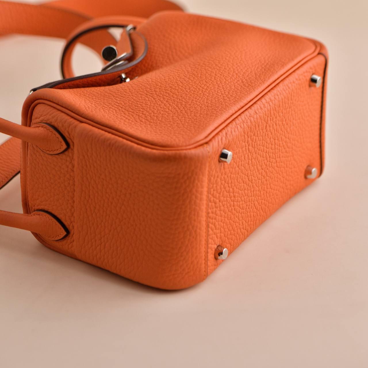 Hermès Mini Lindy 20 Orange Clemence Leather Palladium Hardware For Sale 4