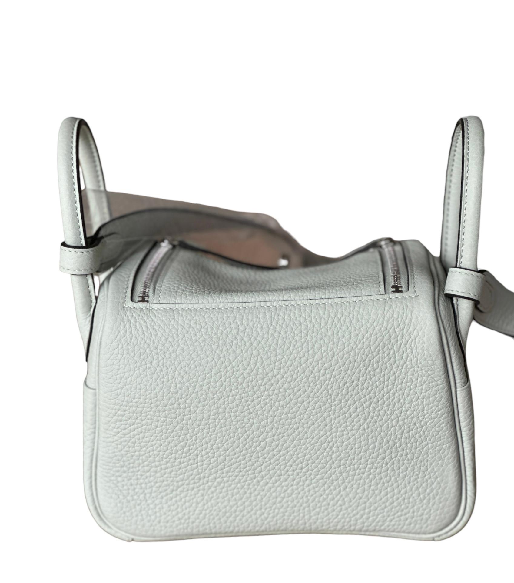 Hermes Mini Lindy Gris Neve Clemence B In New Condition In West Chester, PA