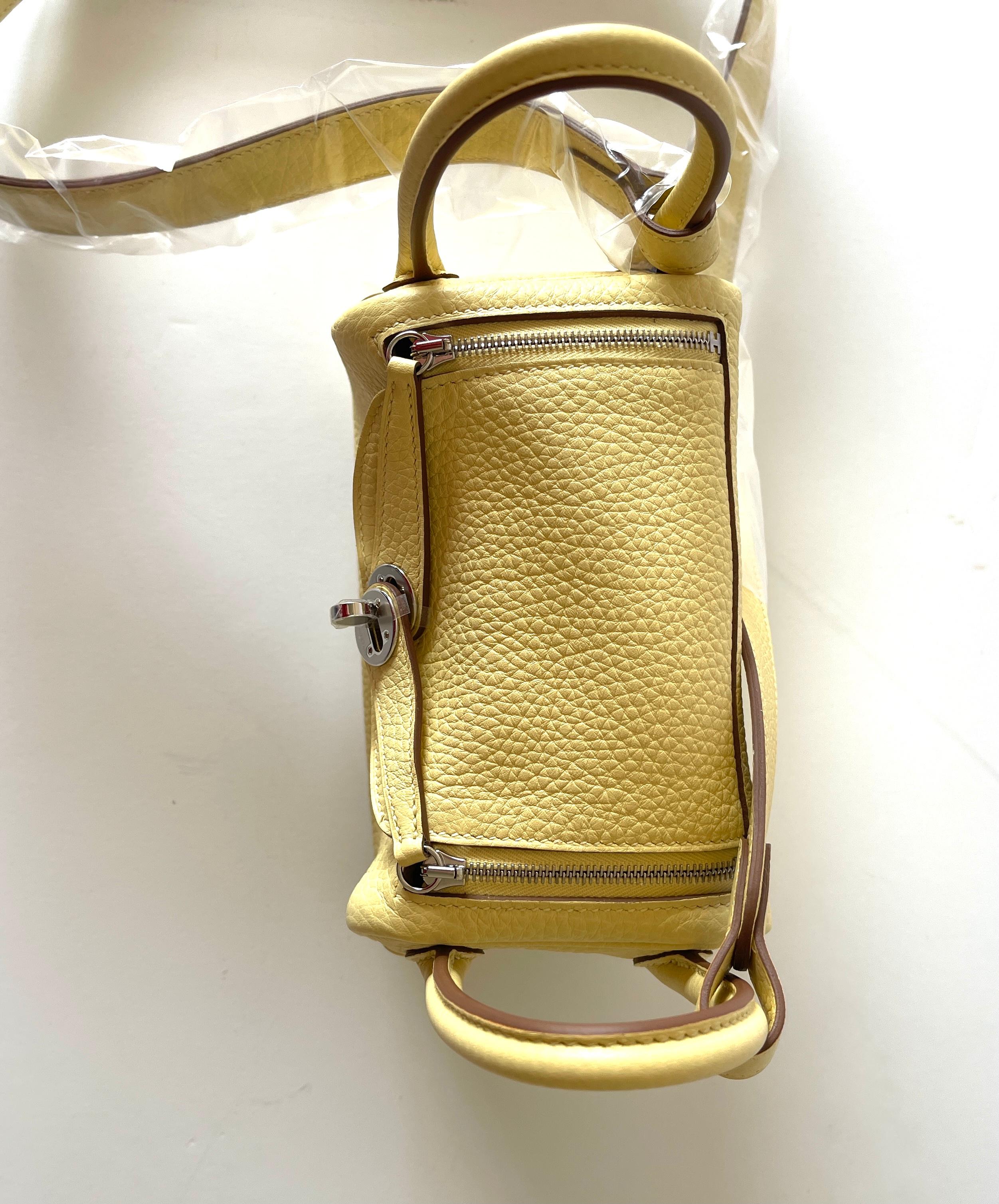 Hermes Mini Lindy Juane Poussin Buttery Yellow Handbag Bag In New Condition In West Chester, PA