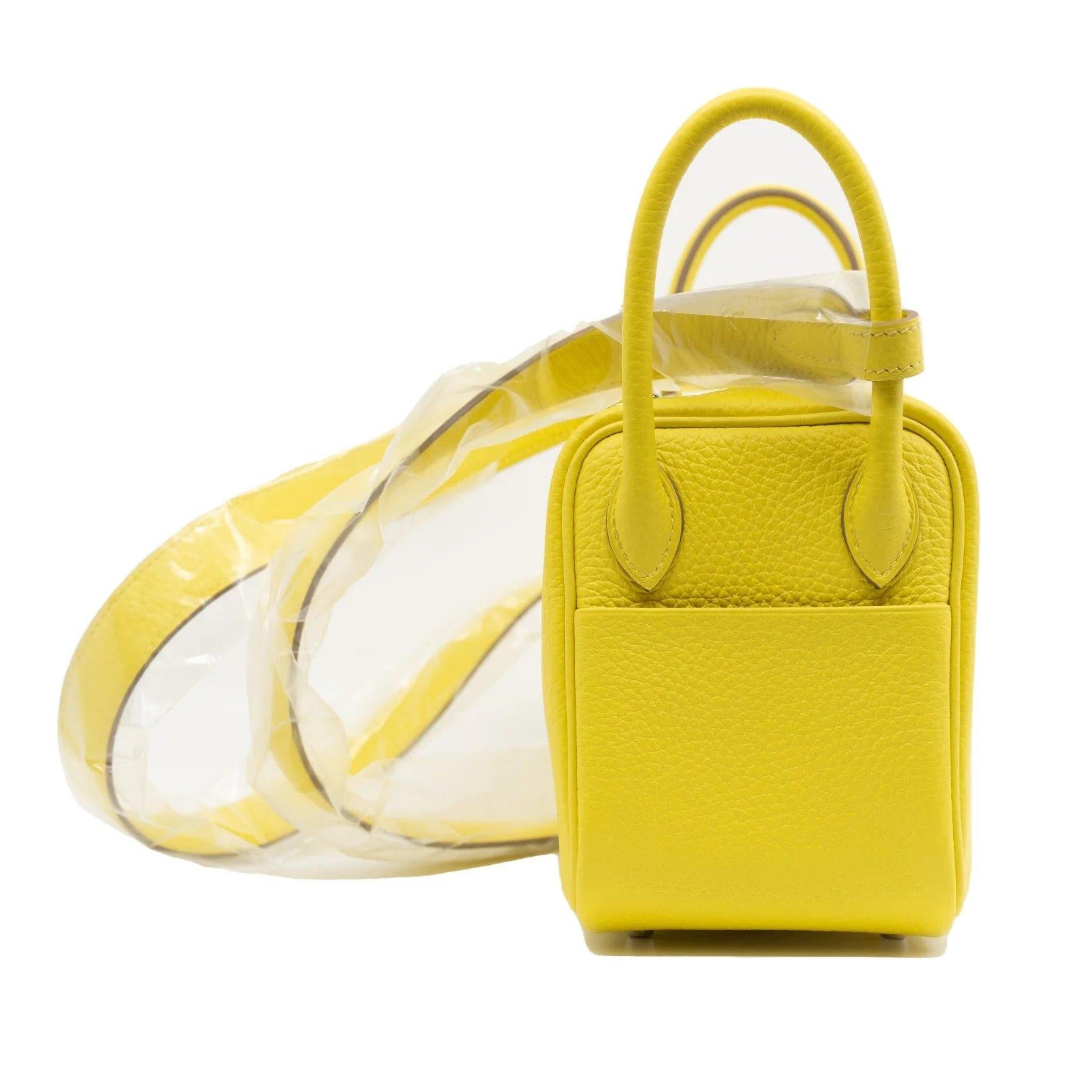 Hermes Mini Lindy Lime Clemence Leather Palladium Hardware In New Condition In Sydney, New South Wales