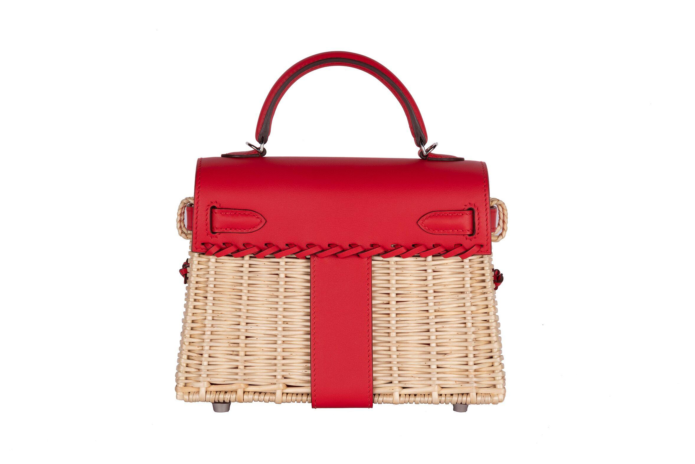 whats a kelly bag