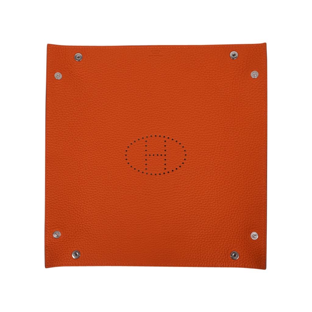 Hermes Mises Et Relances Tablett wechseln  Schreibtisch-Tablett Orange für Damen oder Herren im Angebot