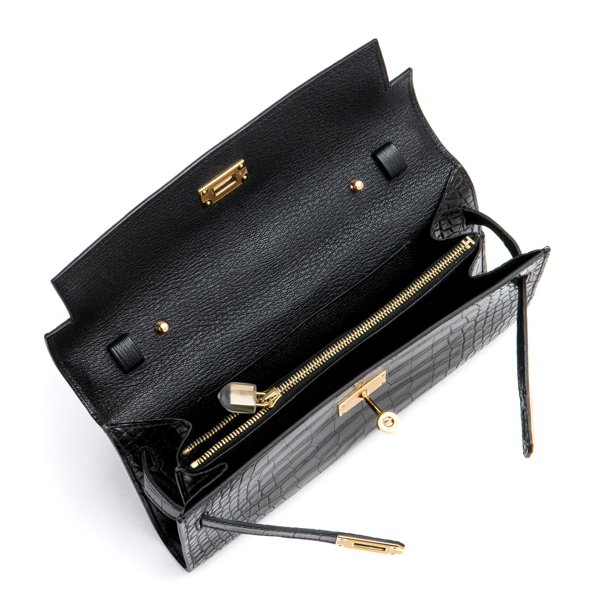 Hermés Mississipiensis Alligator Clutch In Excellent Condition For Sale In New York, NY