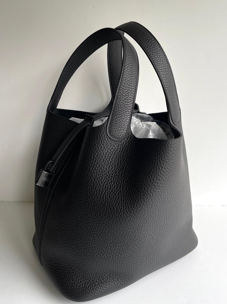 Hermès Monochrome Picotin 22 Black Clemence So Black Hardware For Sale ...