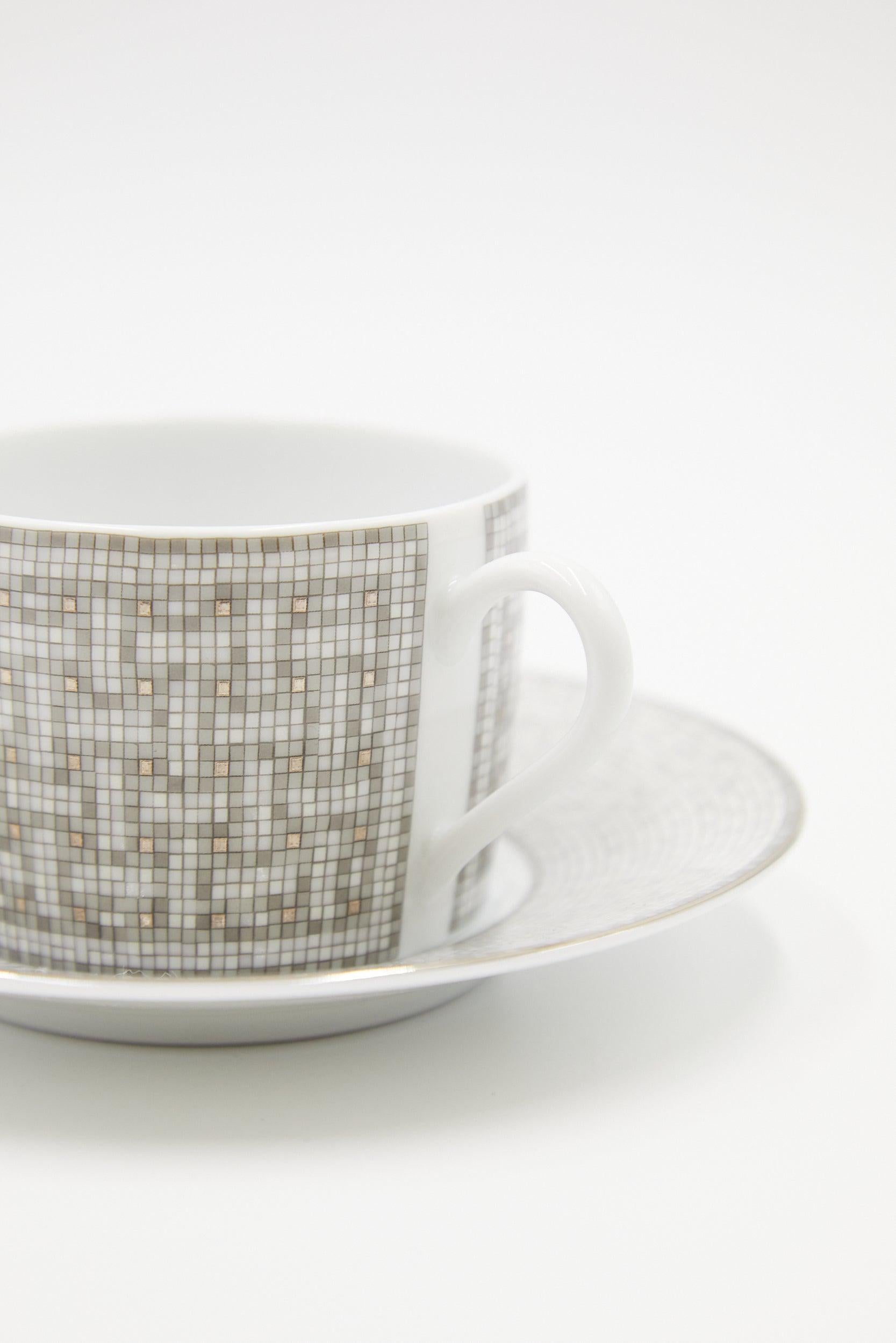HERMÈS Mosaique au 24 Platinum Tea Cups and Saucers In New Condition In London, GB