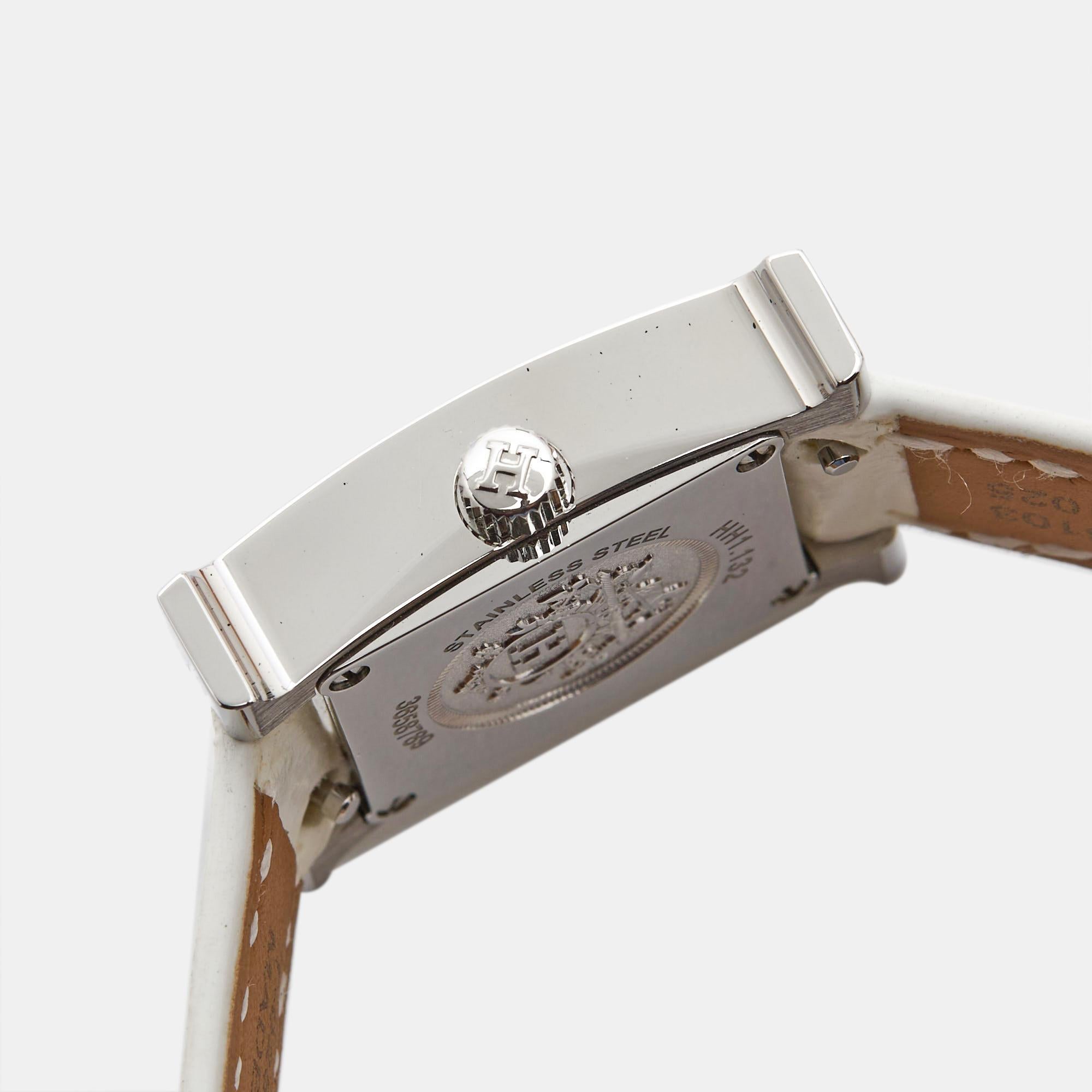 Hermès Nacre Diamant Cuir H W057250 Montre-bracelet 17 mm Pour femmes en vente