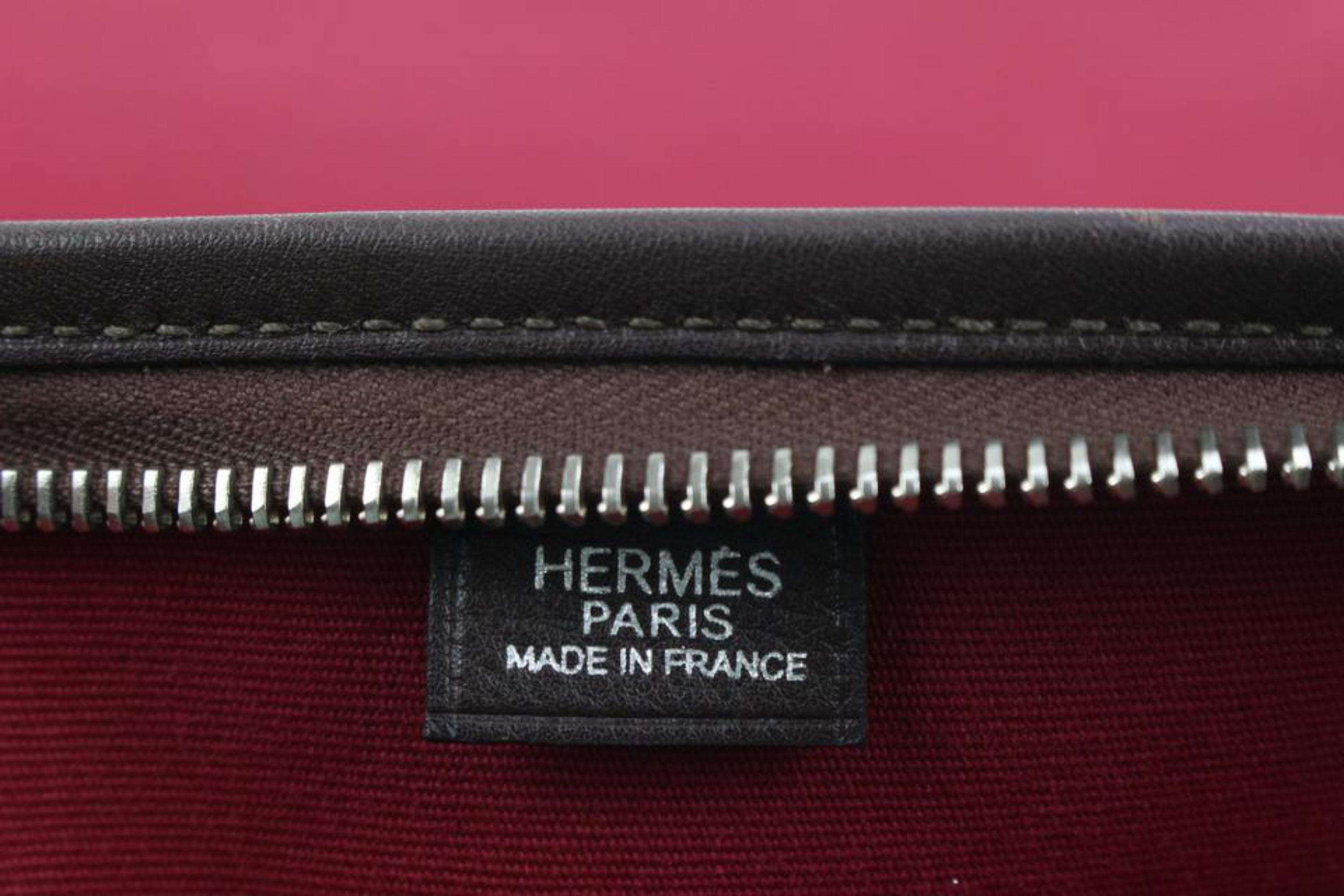 Hermès Mrs. Hippie Bicolor Burgundy Shoulder Bag 14h222s In Good Condition For Sale In Dix hills, NY