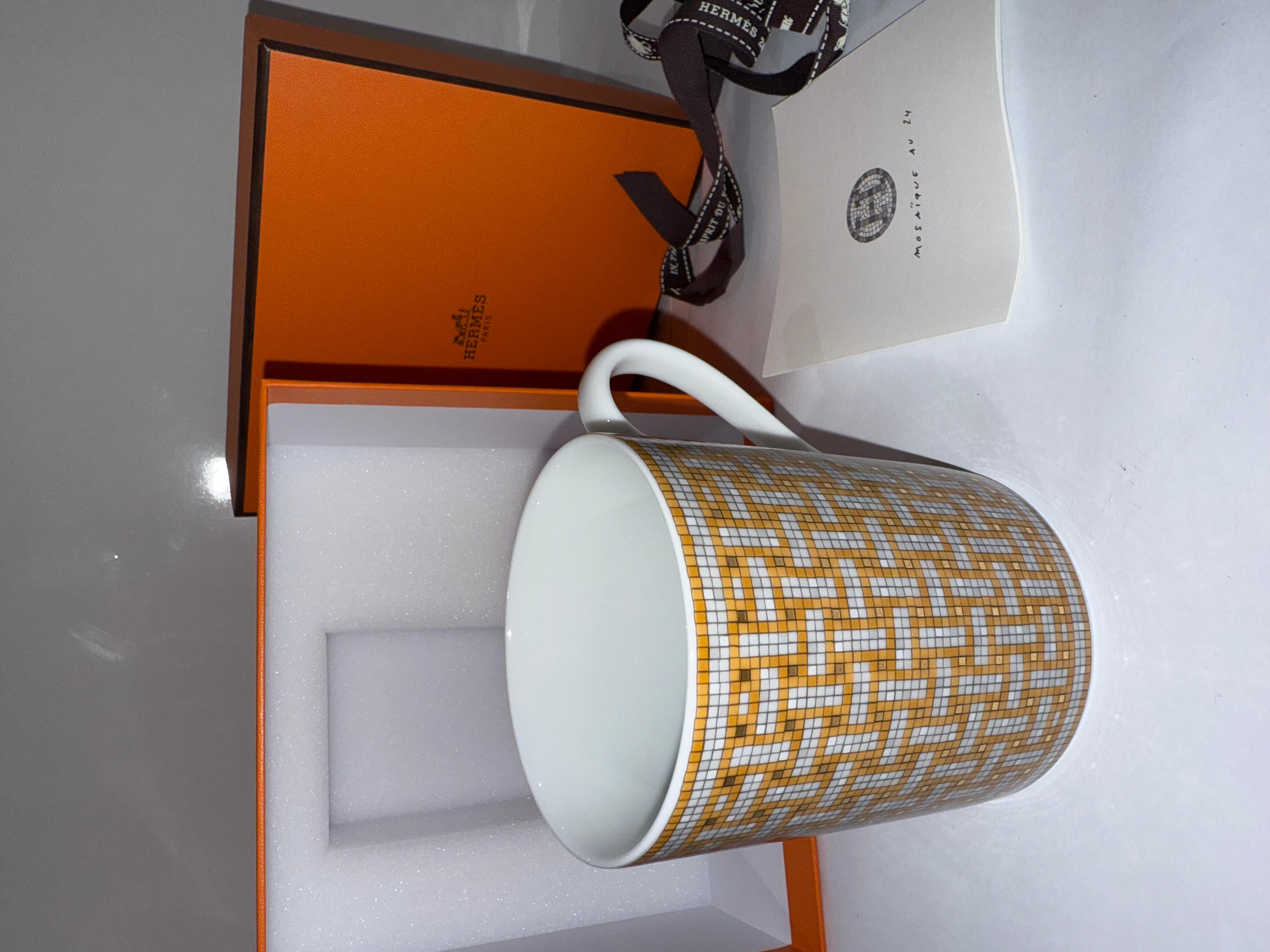 Hermes Mug Mosaique au 24 gold In New Condition In London, England