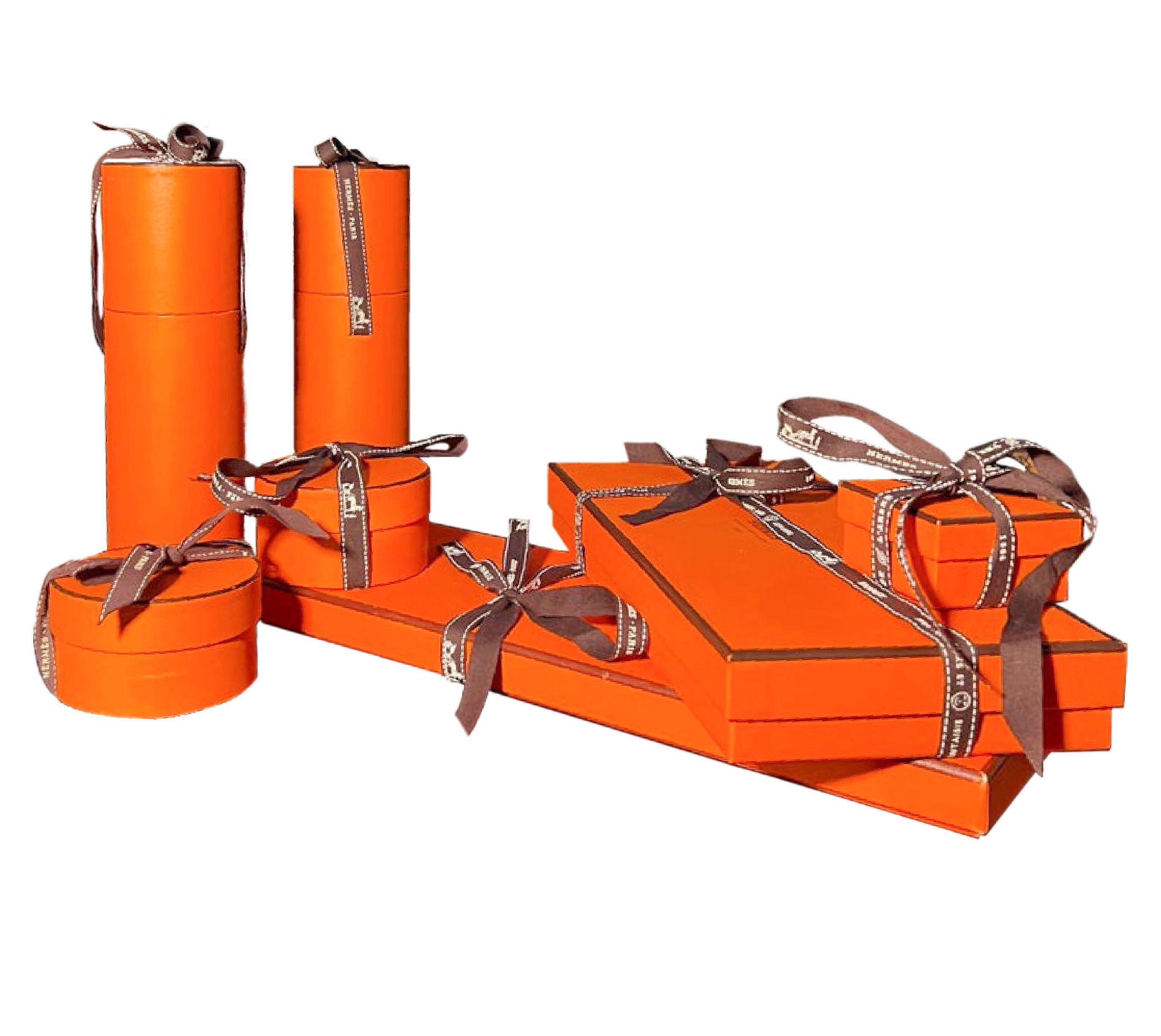 Hermès Classic Orange Square Box Set of 17 with Hermès Ribbons, France For Sale at 1stDibs