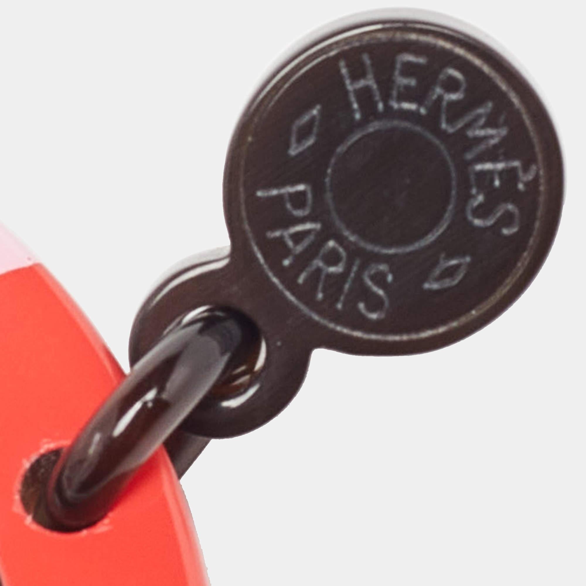 Hermès Multicolor Horn & Lacquer H Equipe Earrings In Excellent Condition In Dubai, Al Qouz 2