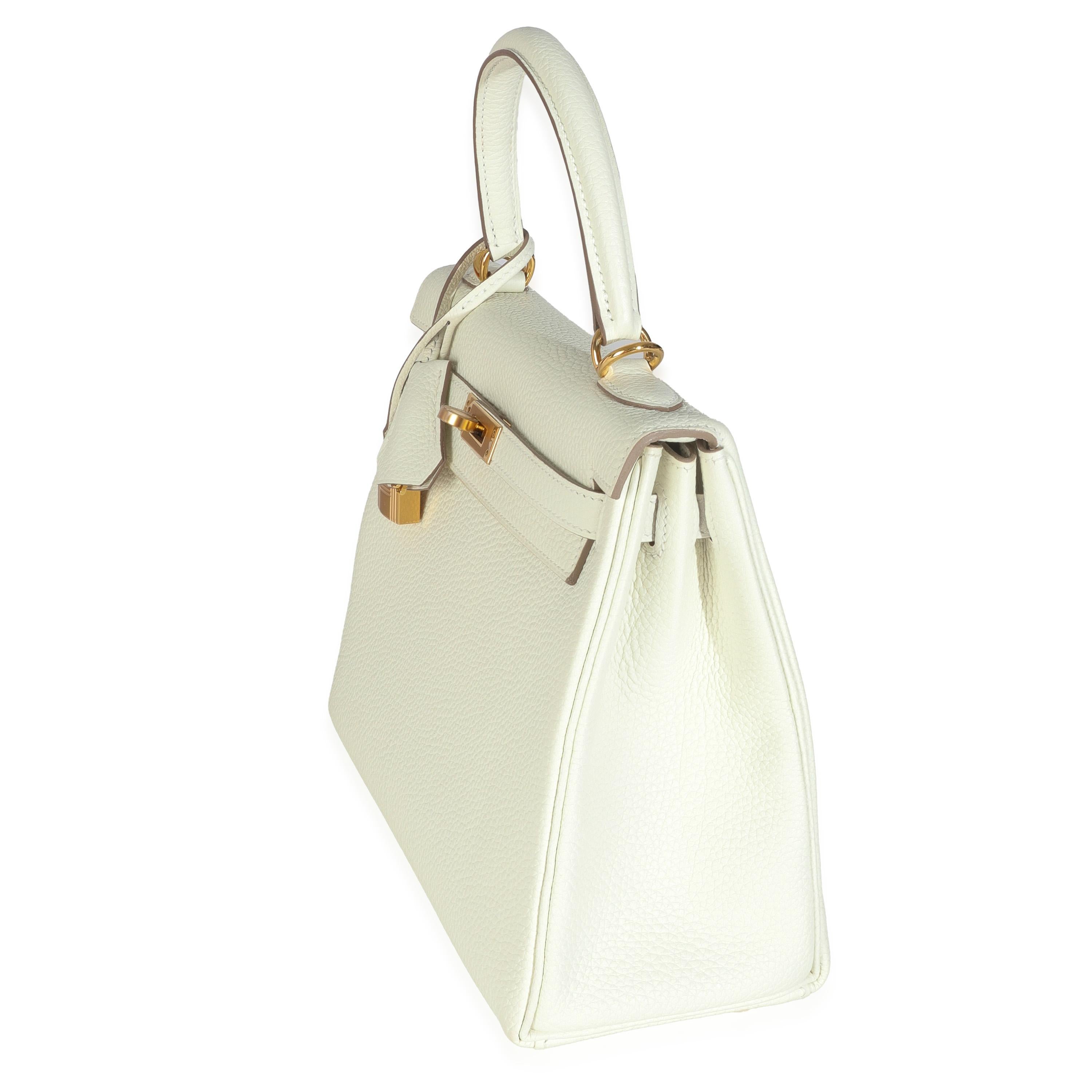 Hermès Pilz Togo Retourne Kelly 25 GHW (Beige) im Angebot