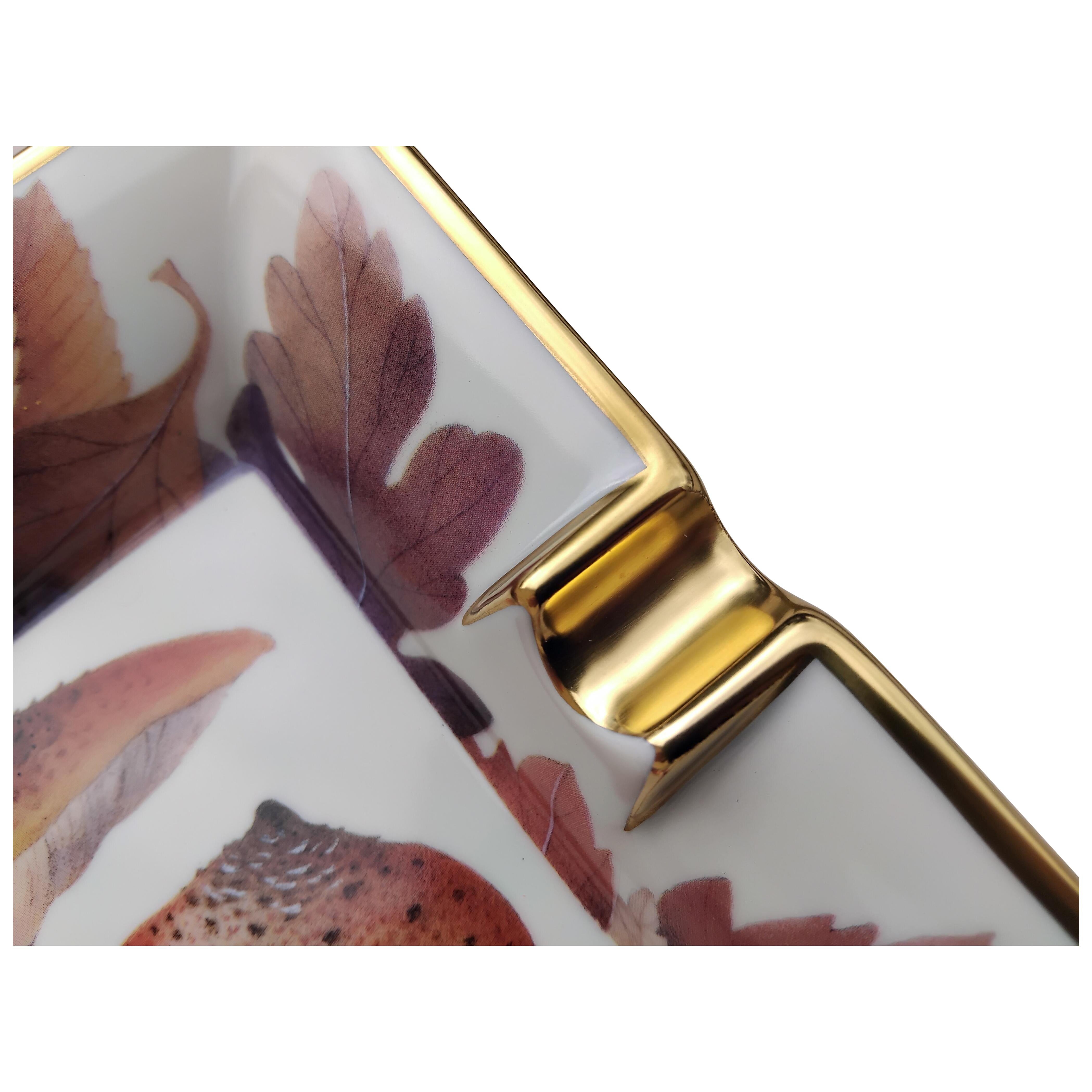 Hermès Pilze Herbst Print Zigarren Aschenbecher ändern Tablett Porzellan Gold im Angebot 9