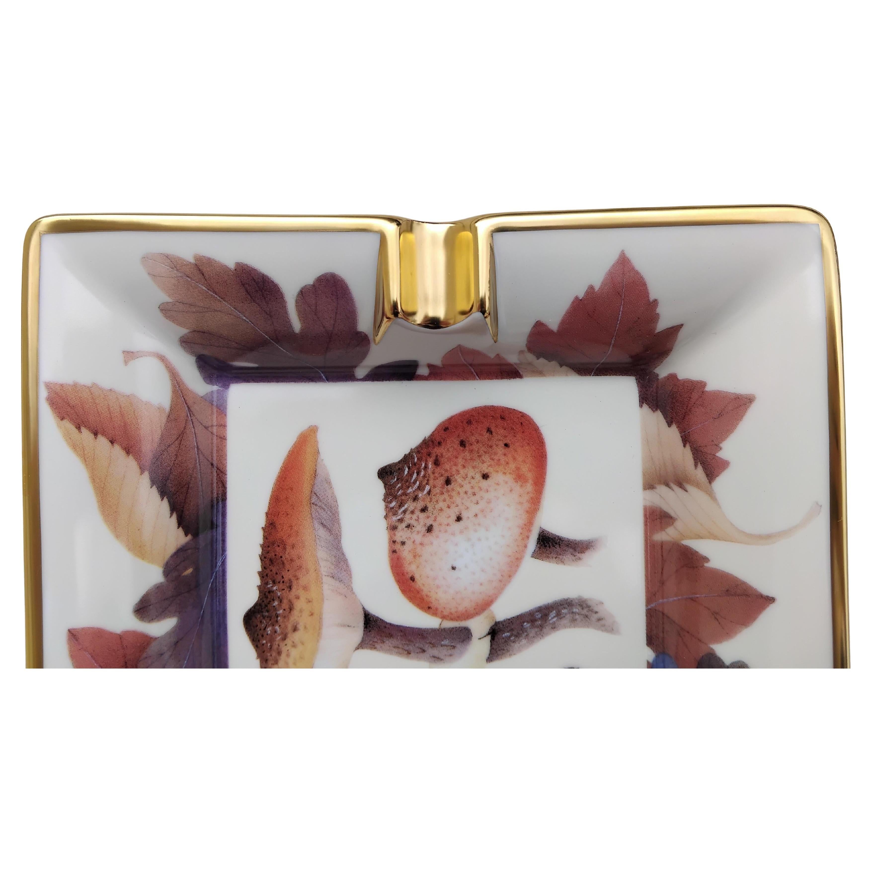 Hermès Pilze Herbst Print Zigarren Aschenbecher ändern Tablett Porzellan Gold im Angebot 2