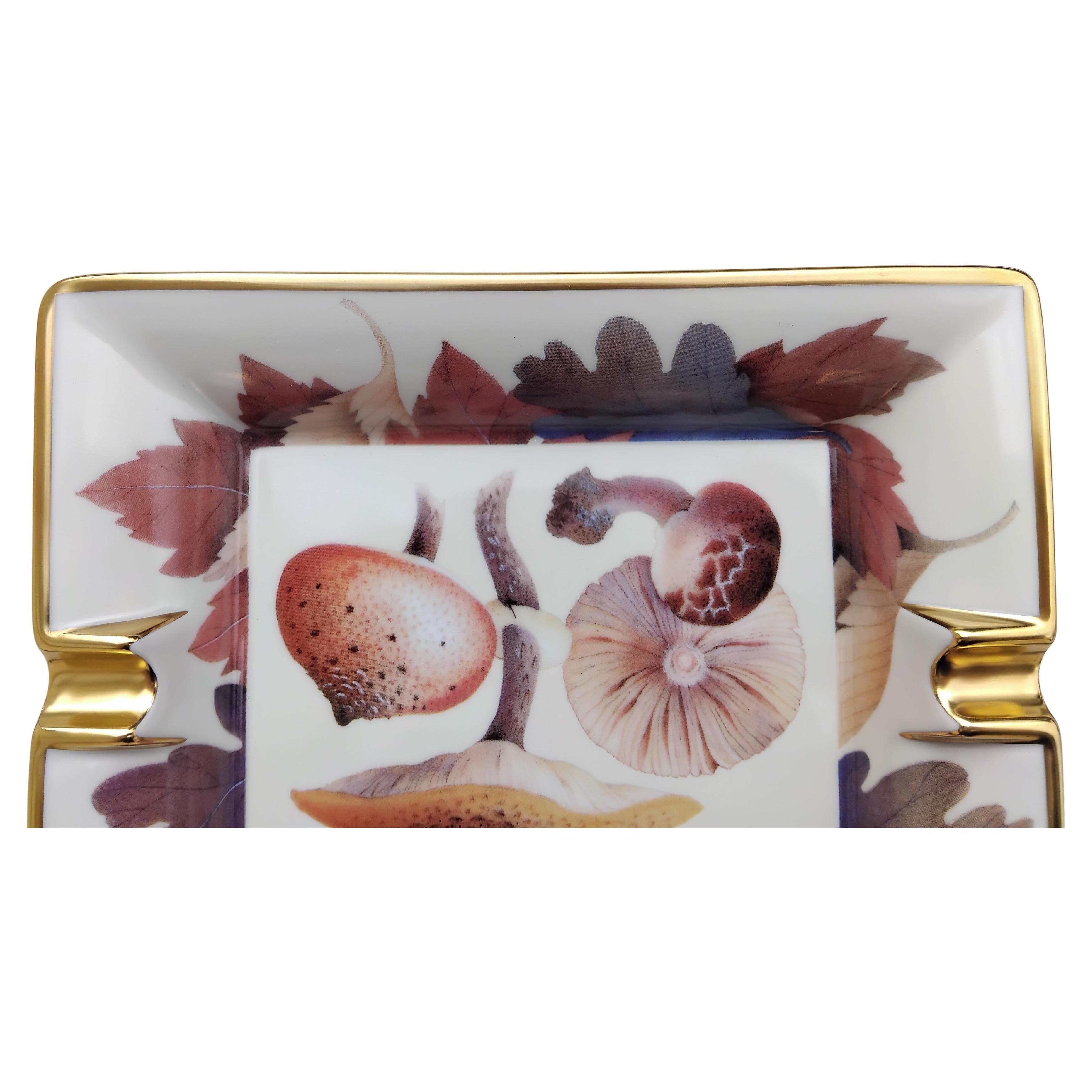 Hermès Pilze Herbst Print Zigarren Aschenbecher ändern Tablett Porzellan Gold im Angebot 3