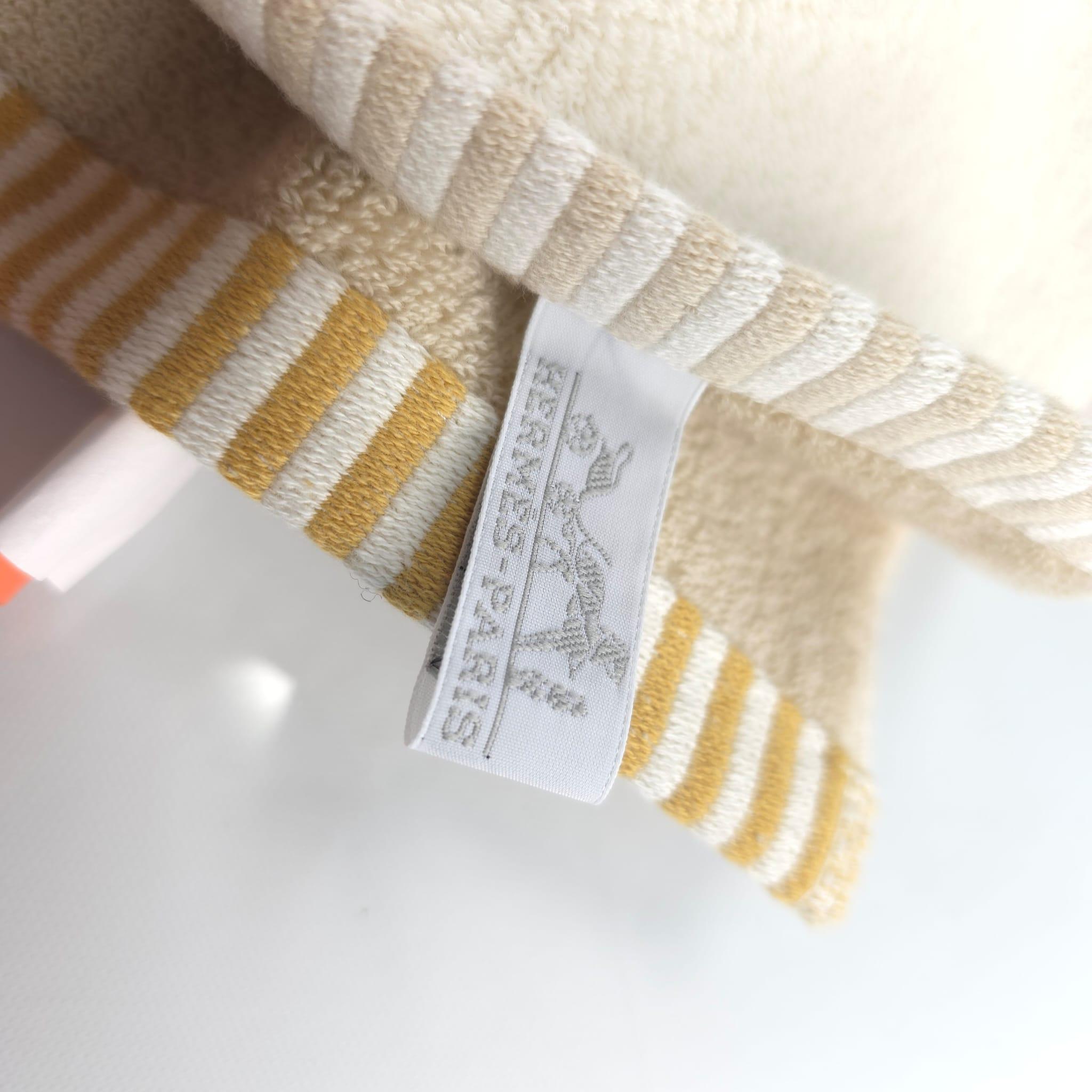 Gray Hermès nacre, jute & tan Woven Vice Versa hand towel For Sale