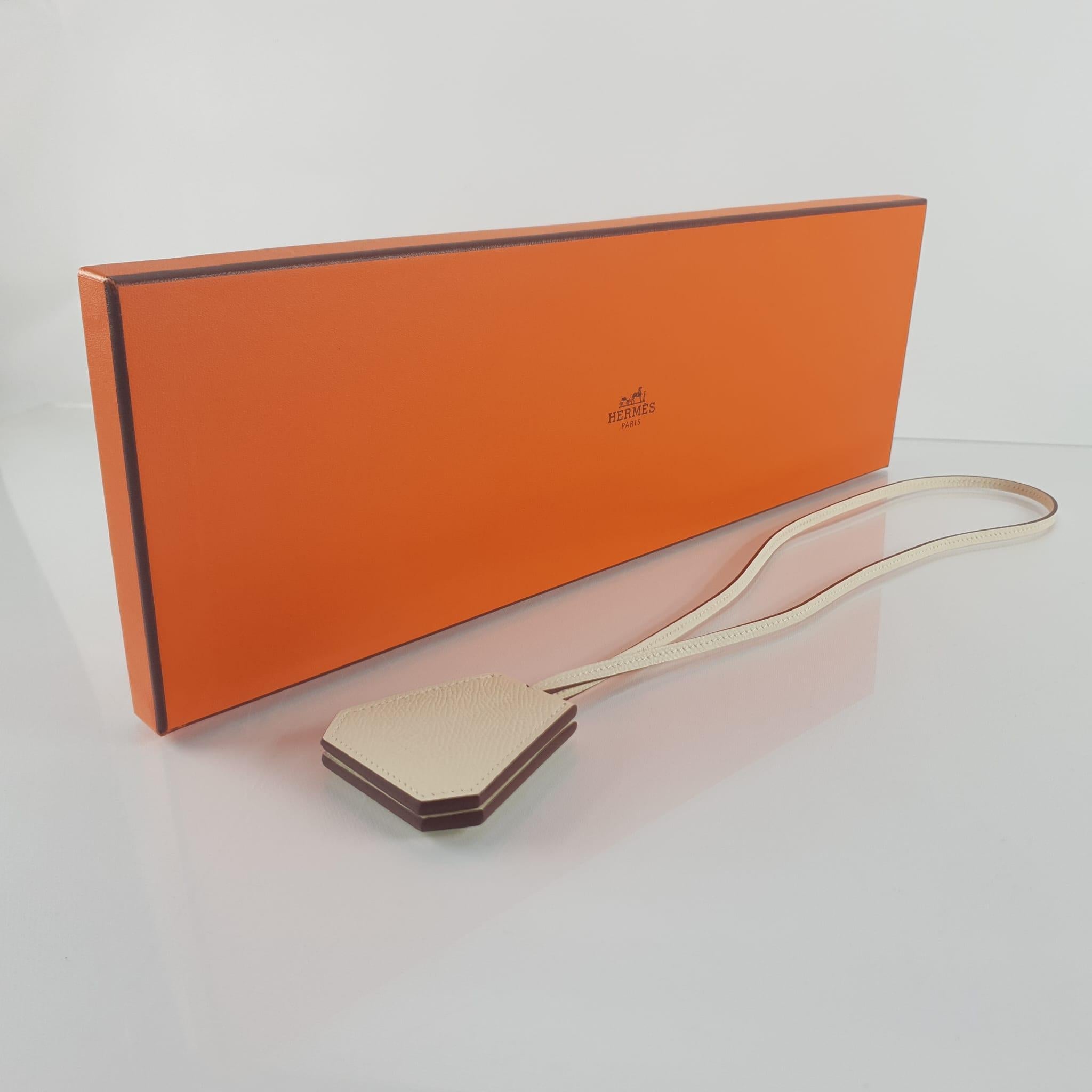 Hermes Nata Epsom calfskin Capucine hat clip For Sale 2