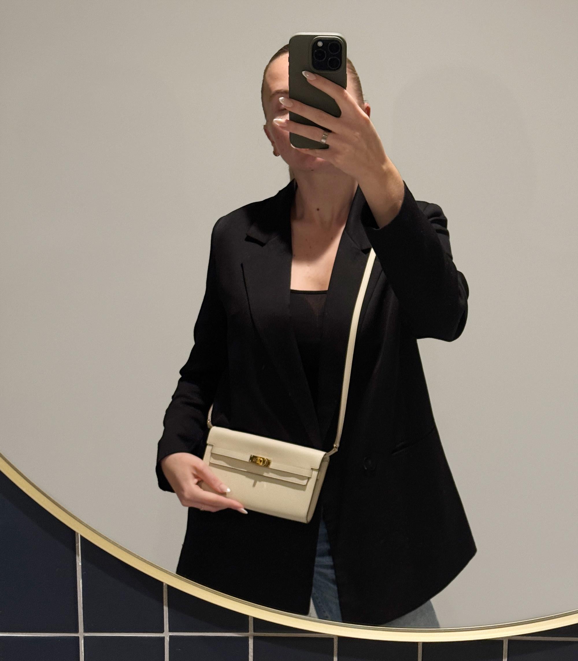 Portafoglio lungo Kelly To Go in pelle di Hermès Nata Epsom in vendita 6