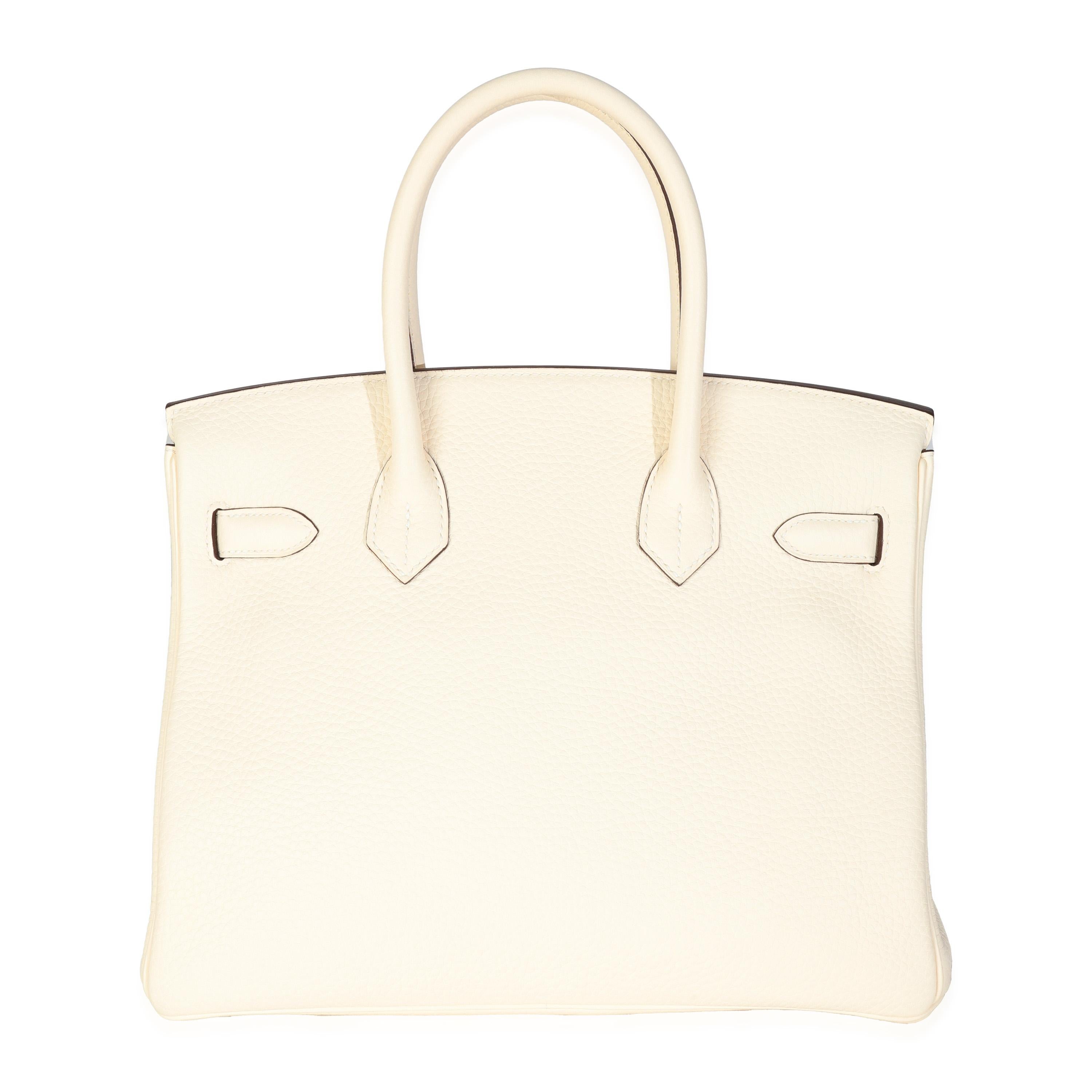 Hermès Nata Togo Birkin 30 PHW
SKU: M146894

Descripción del estado: El escurridizo bolso Birkin de Hermès se diseñó después de que el entonces director artístico, Jean-Louis Dumas, se sentara junto a Jane Birkin en un vuelo de París a Londres y