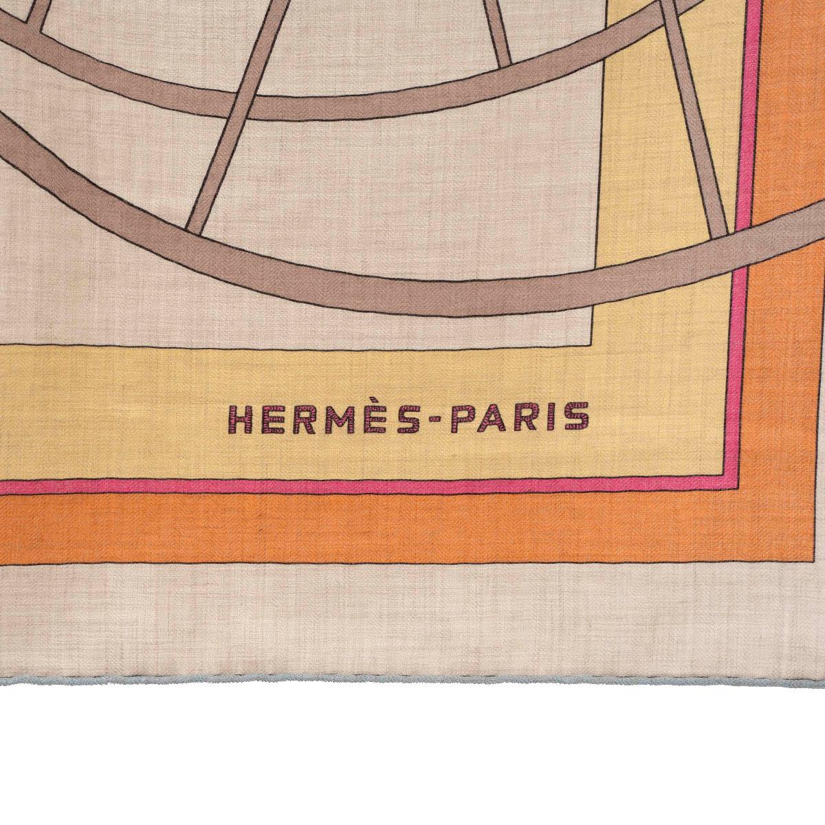 HERMES natural cashmere silk COUP DE GALA 140 Shawl Scarf Jaune Vieux Rose In New Condition For Sale In Zürich, CH