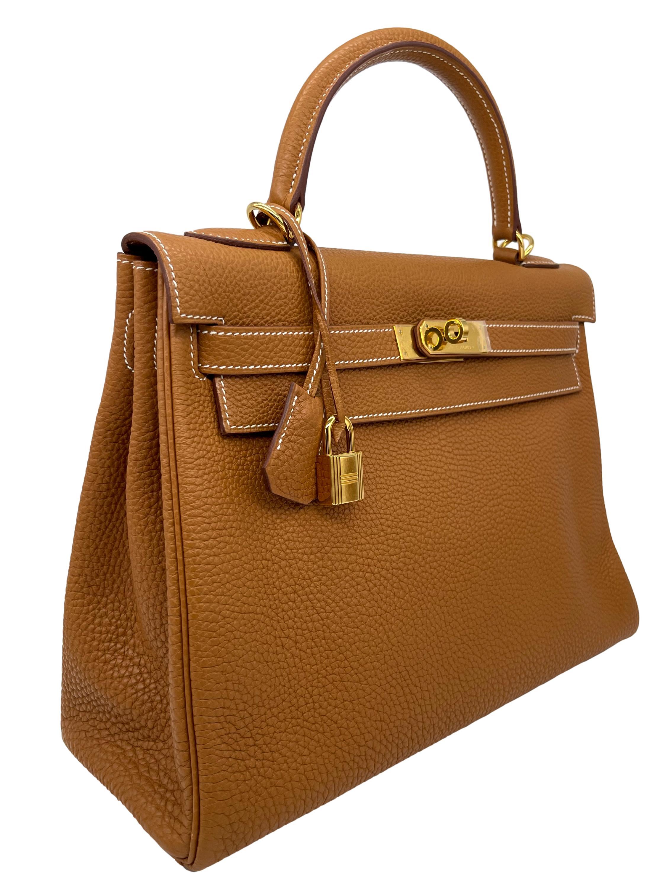 Women's or Men's Hermès Natural Clemence Retourne Kelly Handbag with Gold Hardware 32cm, 2007.