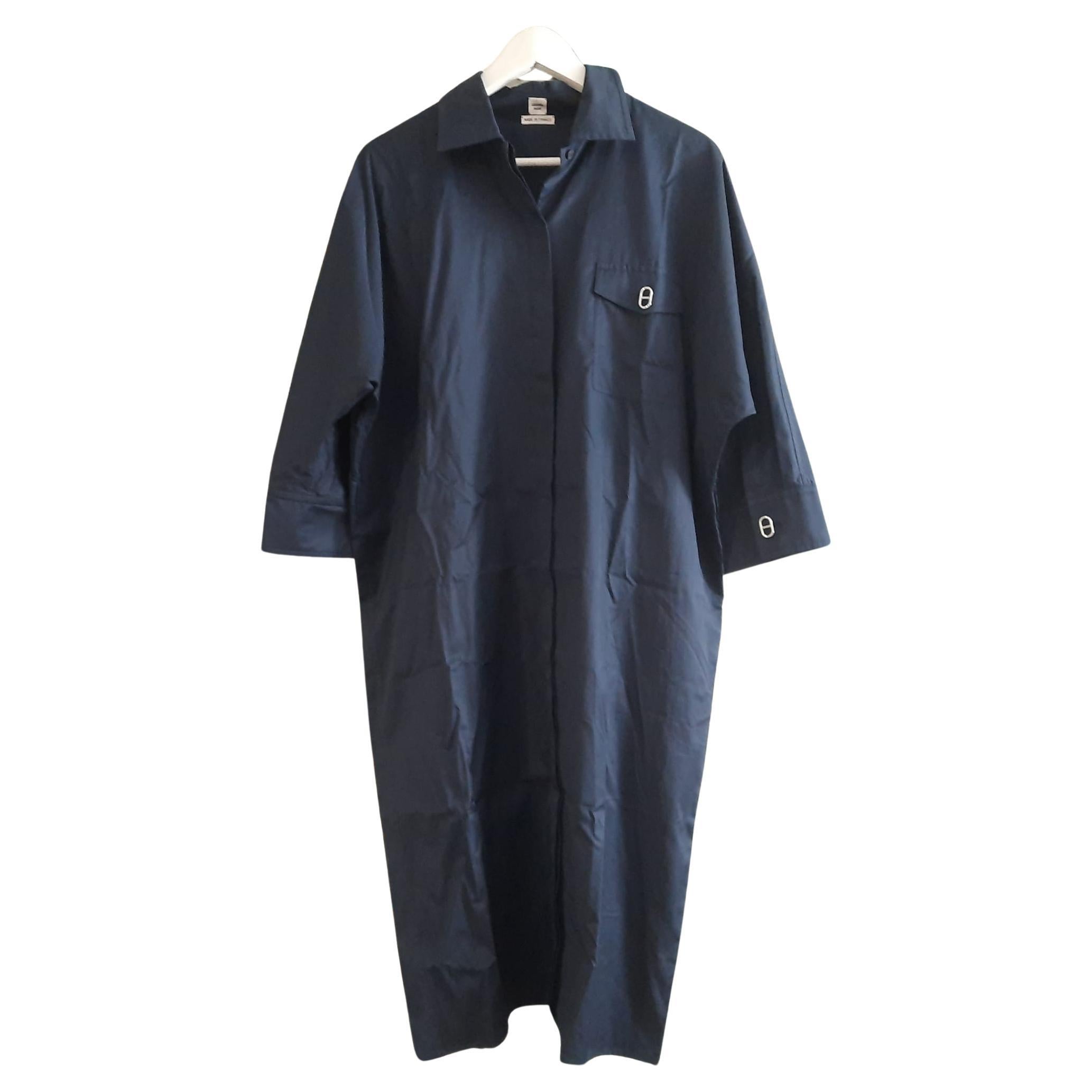 Hermès  Robe chemise d'inspiration bleu marine en coton, taille 42  en vente