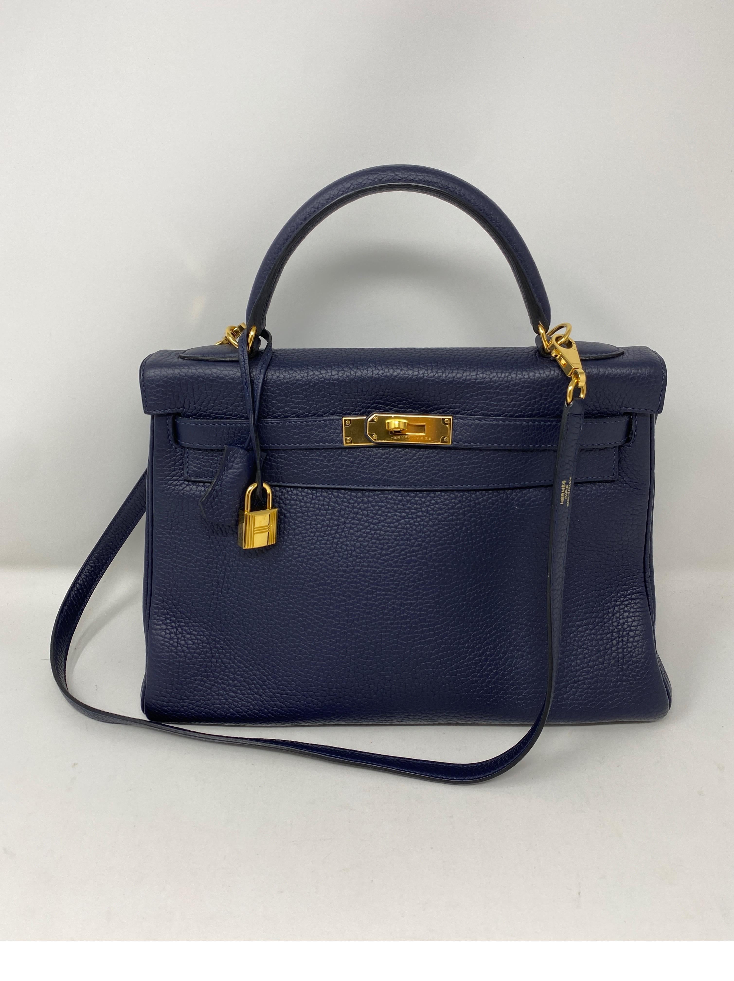 Hermes Navy Blue Kelly 32 Bag  In Excellent Condition In Athens, GA