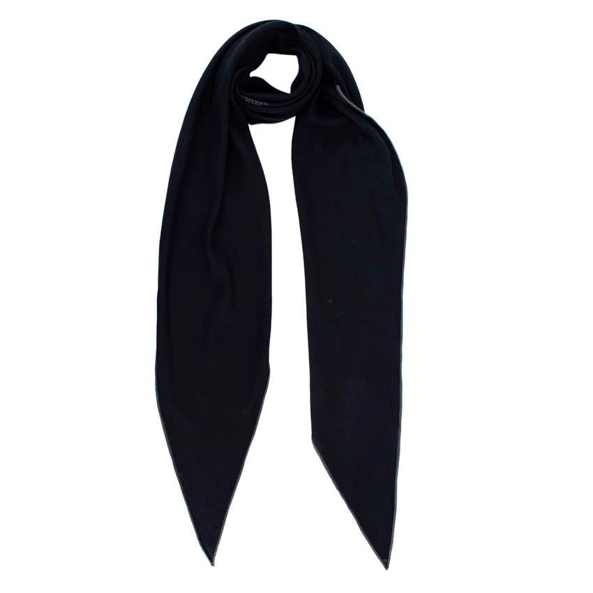 Hermes Navy Cashmere & Silk Blend Large Losange Scarf

- Made of a luxurious silk and cashmere blend 
- Lozenge shape 
- Dark navy hue 
- Branded to the center 
- Neutral and easy to style 
- Hand rolled contrasting hems 
- Original box
- tiples