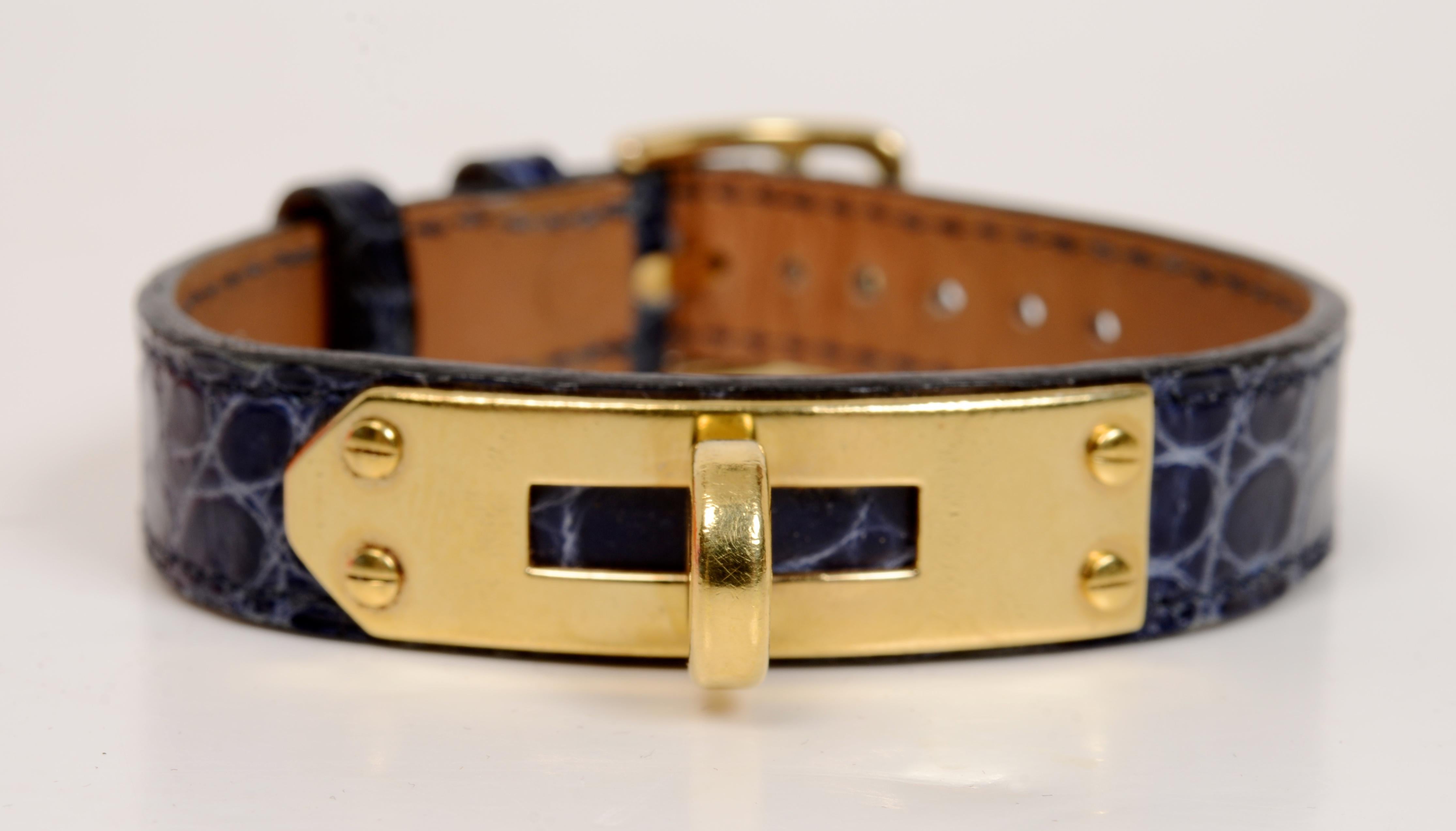 Hermès Navy Crocodile and 18 Karat Gold-Plated Kelly Watchband For Sale 8