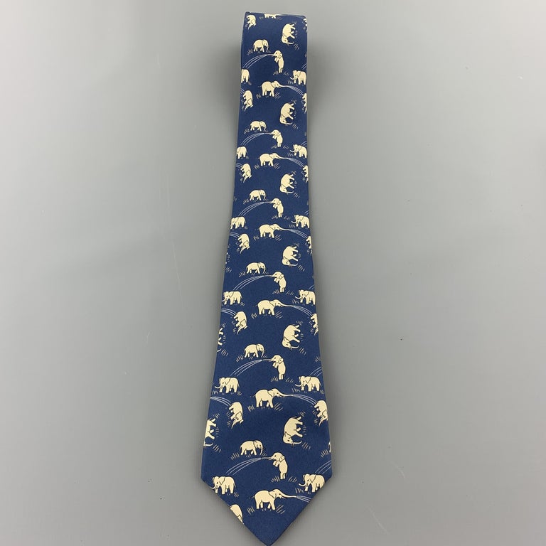 Cravate Hermès Vintage éléphant Rose - Soie 100%, Modèle 7111OA, Occasion - Coloré Et Unique