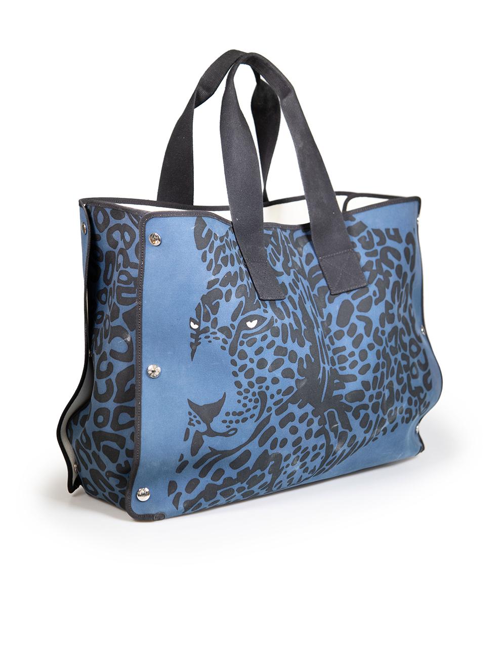CONDITION is Good. General wear to bag is evident. Moderate signs of wear to the cloth exterior with discolouration marks to the front, back, top handle, sides, bottom and inner lining on this used Hermès designer resale item.
 
 
 
 Details
 
 
