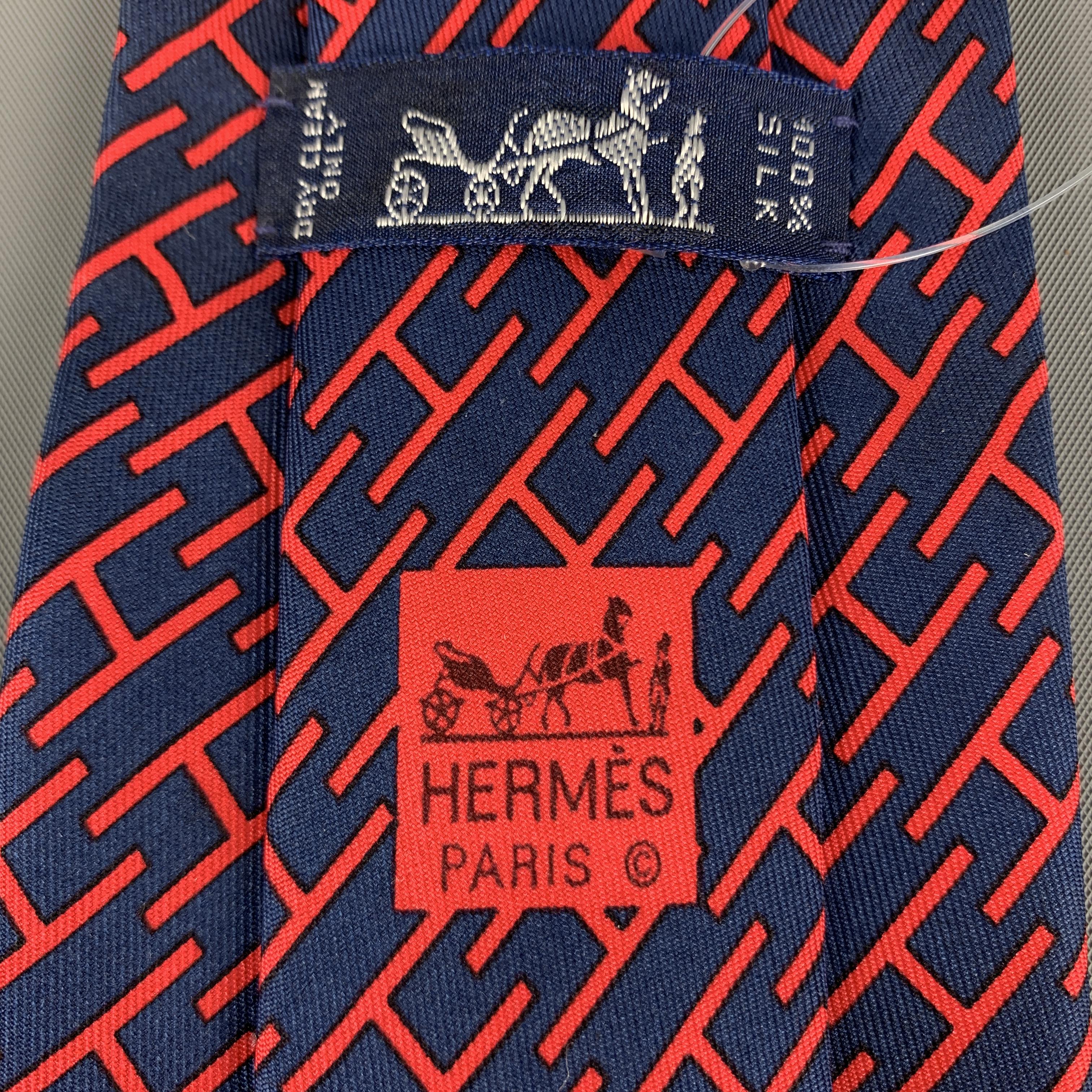 HERMES Navy & Red Silk Tie In Excellent Condition In San Francisco, CA