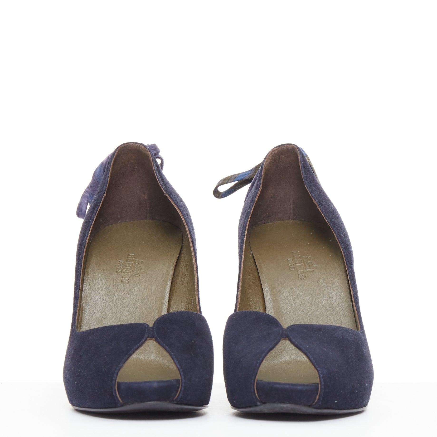 Nero HERMES, camoscio blu, pelle di seta, fiocco sul retro, tacco a rocchetto, EU37.5 in vendita