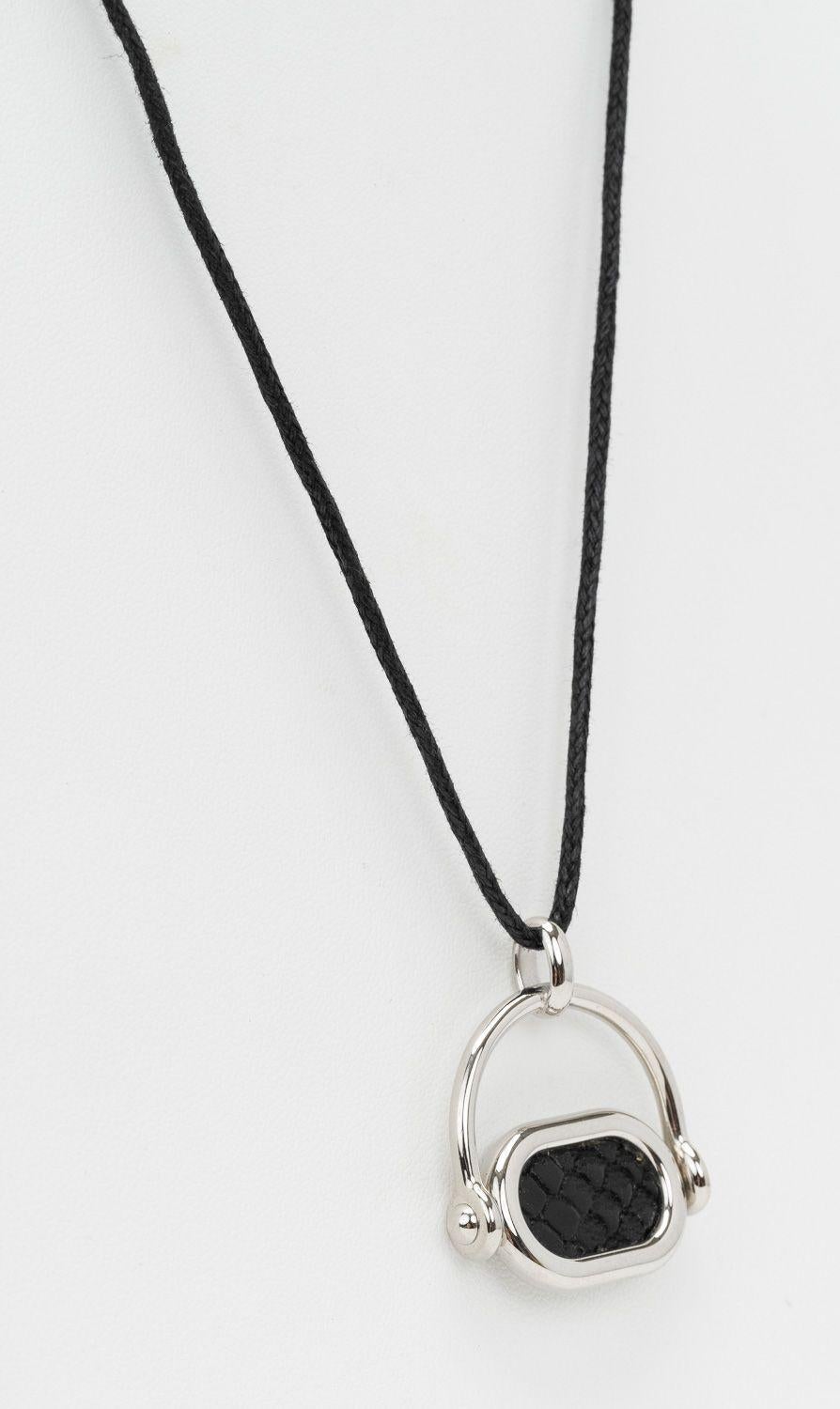 Collana Hermès A. Silver in pelle di serpente In condizioni ottime in vendita a West Hollywood, CA