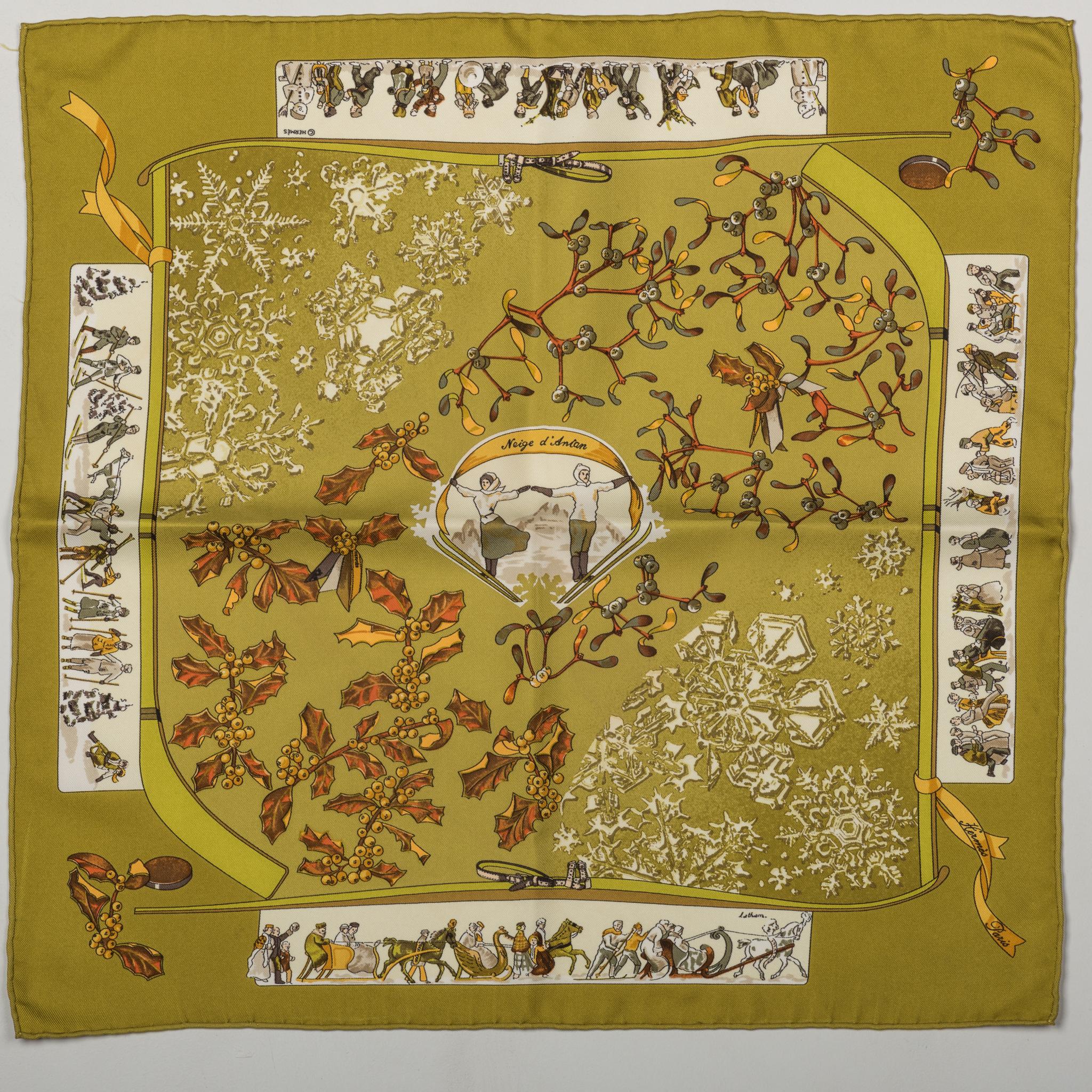 Hermes Neige d'Antan Silk Pouchette Scarf In Excellent Condition In West Hollywood, CA