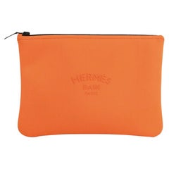 Hermès Neobain Les Leopards Logo-Prägung Neopren Clutch