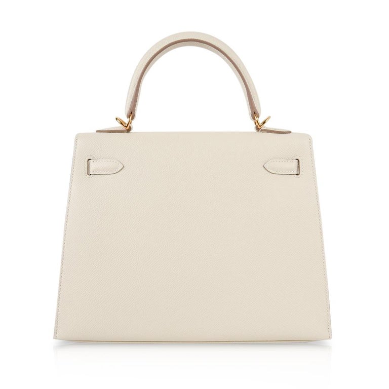 HERMÈS Kelly 25 Sellier Bag Neutral Craie Epsom Gold Hardware with Twilly •  MIGHTYCHIC • 