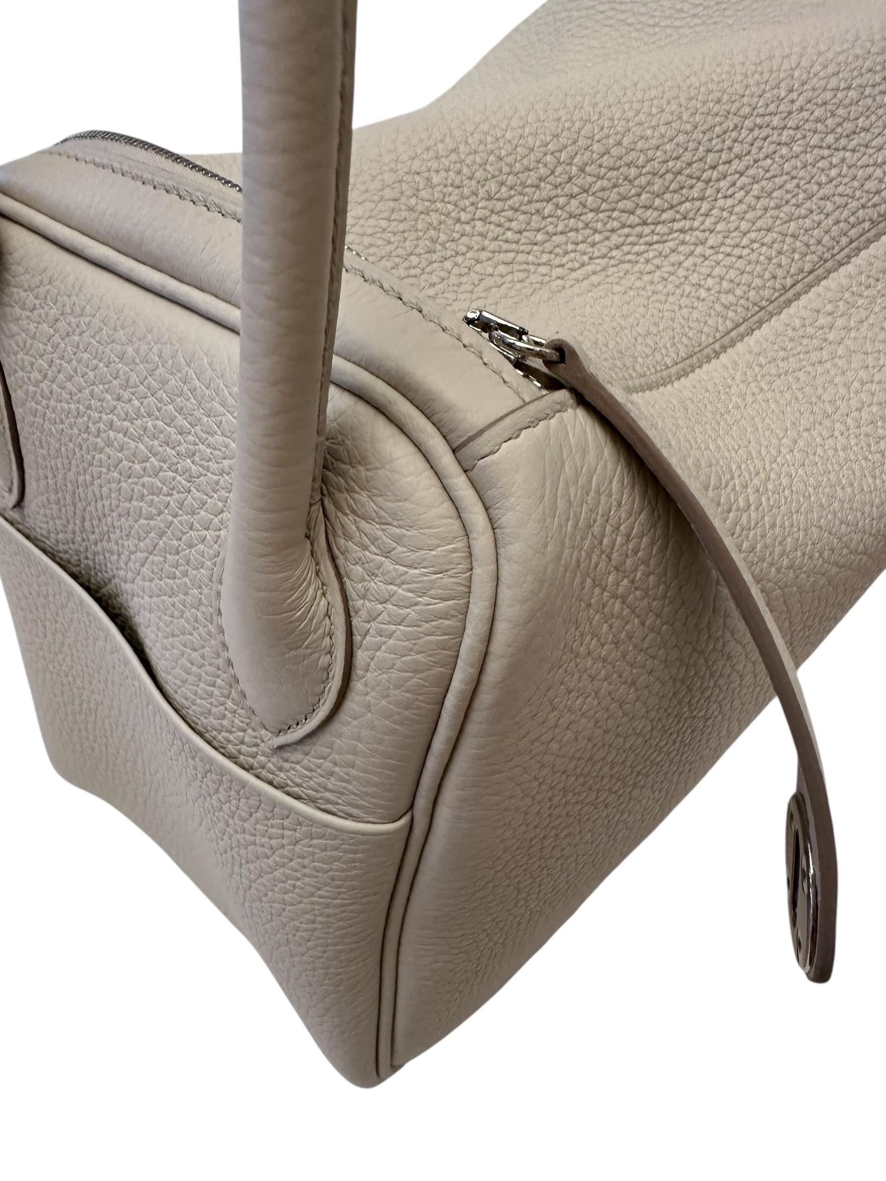 Hermès Sac en cuir Lindy 26 Beton Clemence jamais porté en vente 6