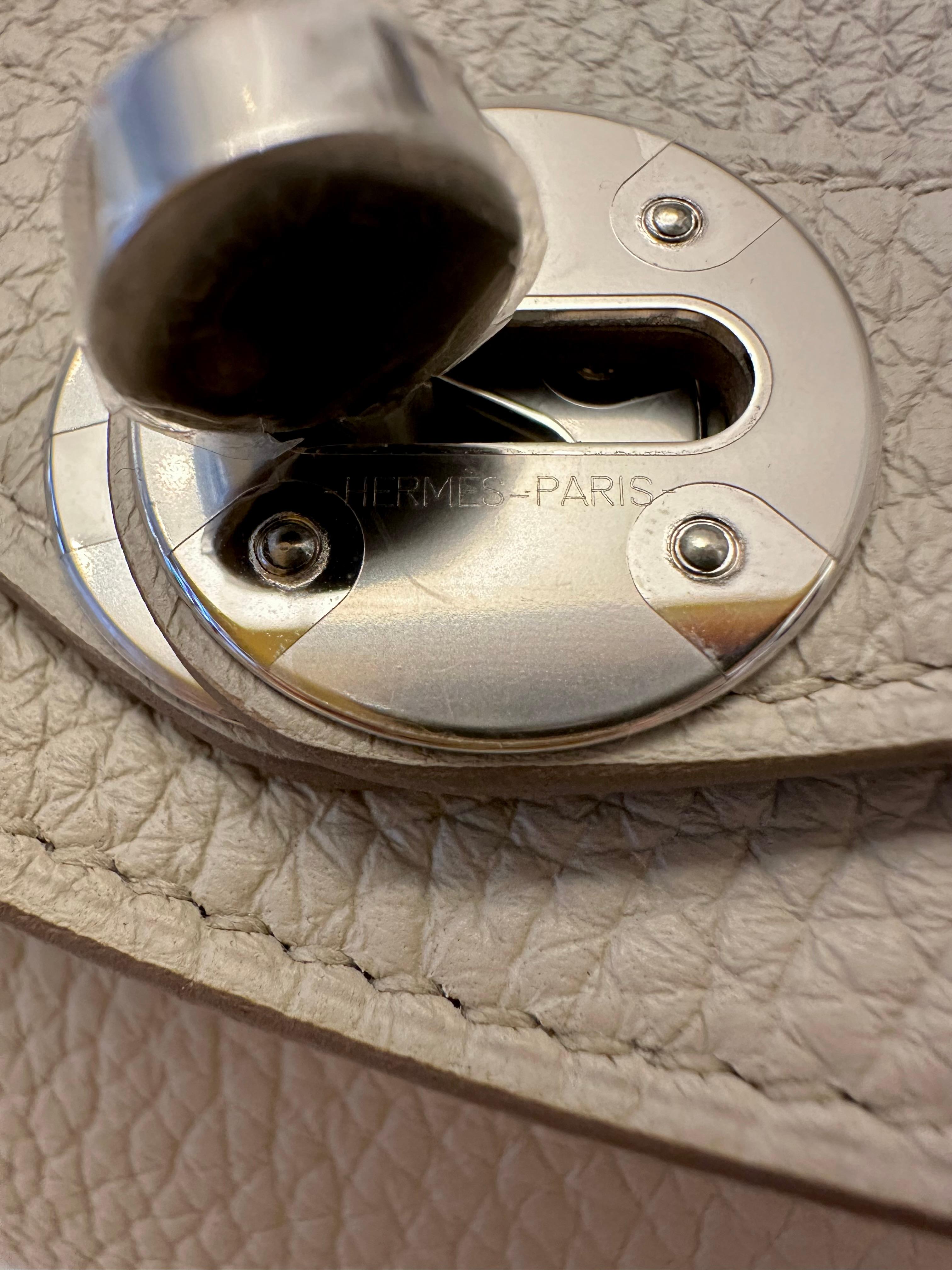 Hermès Sac en cuir Lindy 26 Beton Clemence jamais porté en vente 1