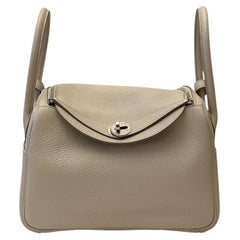 Hermès Sac en cuir Lindy 26 Beton Clemence jamais porté