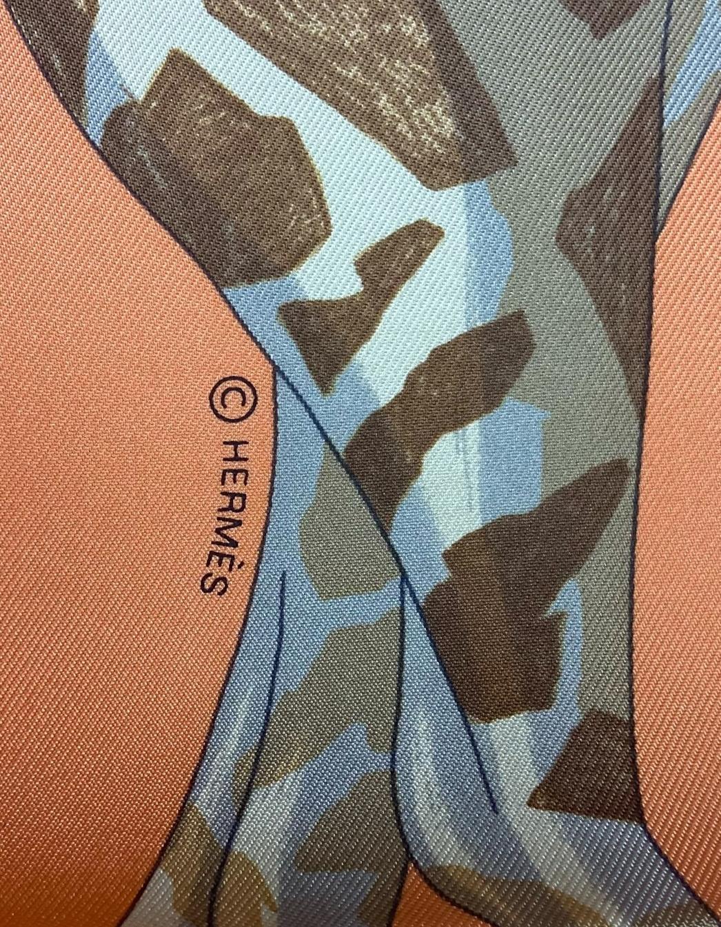 Hermes NEW Abricot/Beige/Vert Hermes Story 90cm Silk Scarf In Excellent Condition For Sale In New York, NY