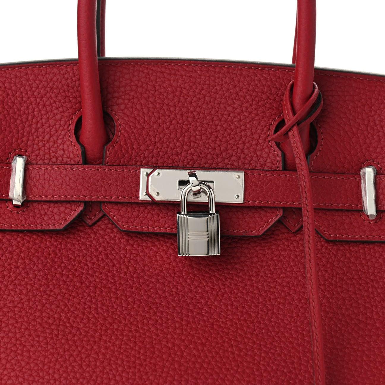 New Condition
From 2016 Collection
Rouge Grenat
Taurillon Clemence Leather
Palladium Tone Hardware
Measures 11.75