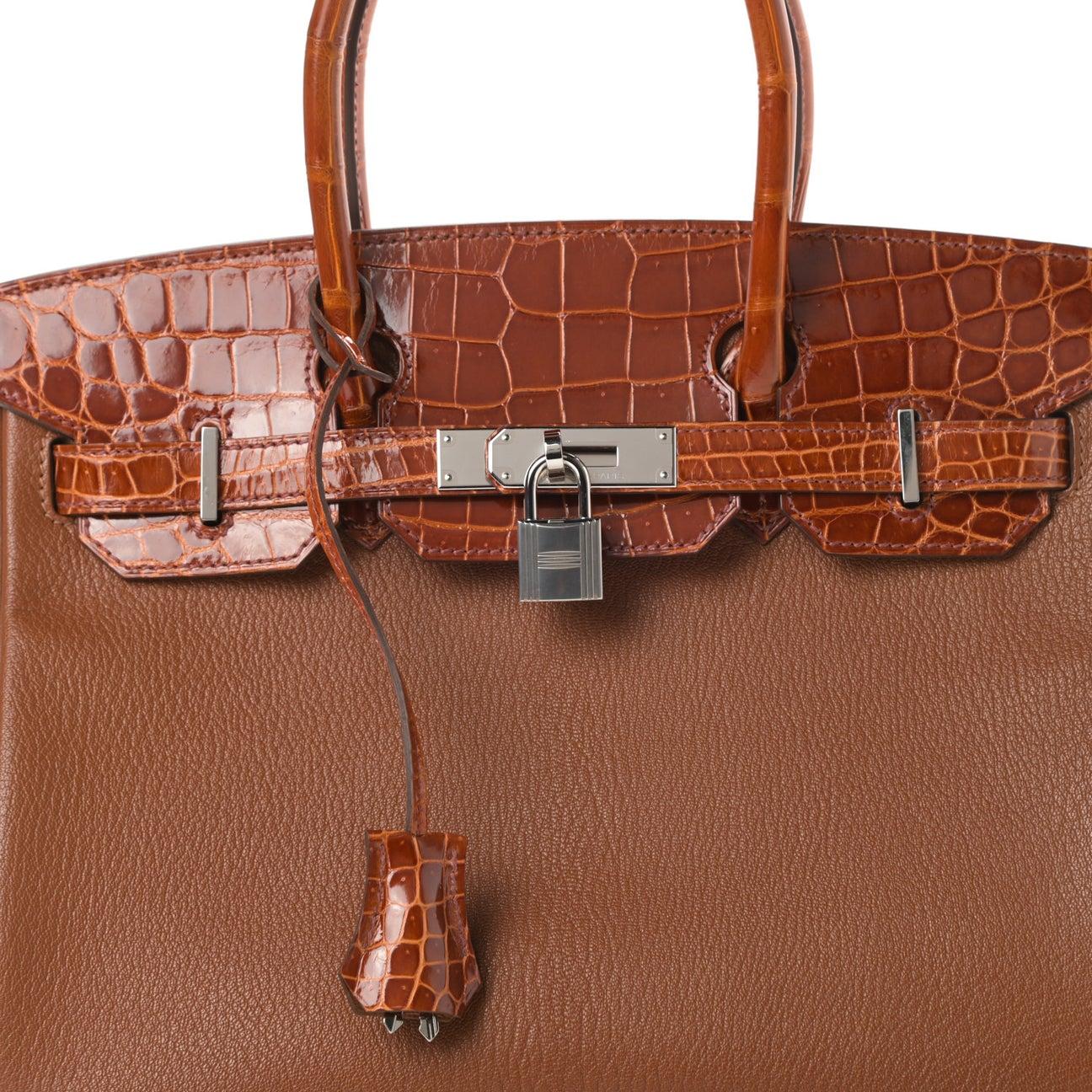 New Condition
From 2019 Collection
Miel Sienne
Chèvre Mangalore Leather
Crocodile
Palladium Hardware
Measures 11.5