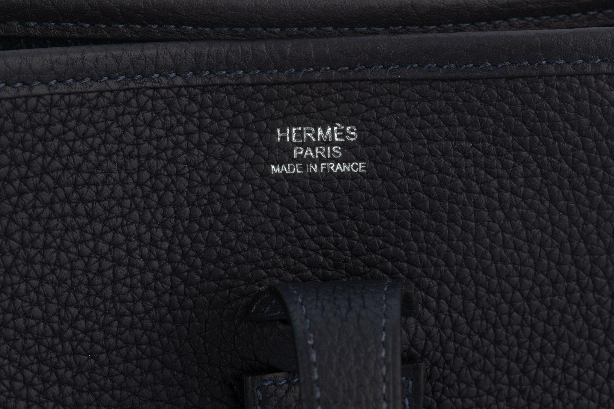 Hermès New Black Evelyne Pm Logo Strap For Sale 5